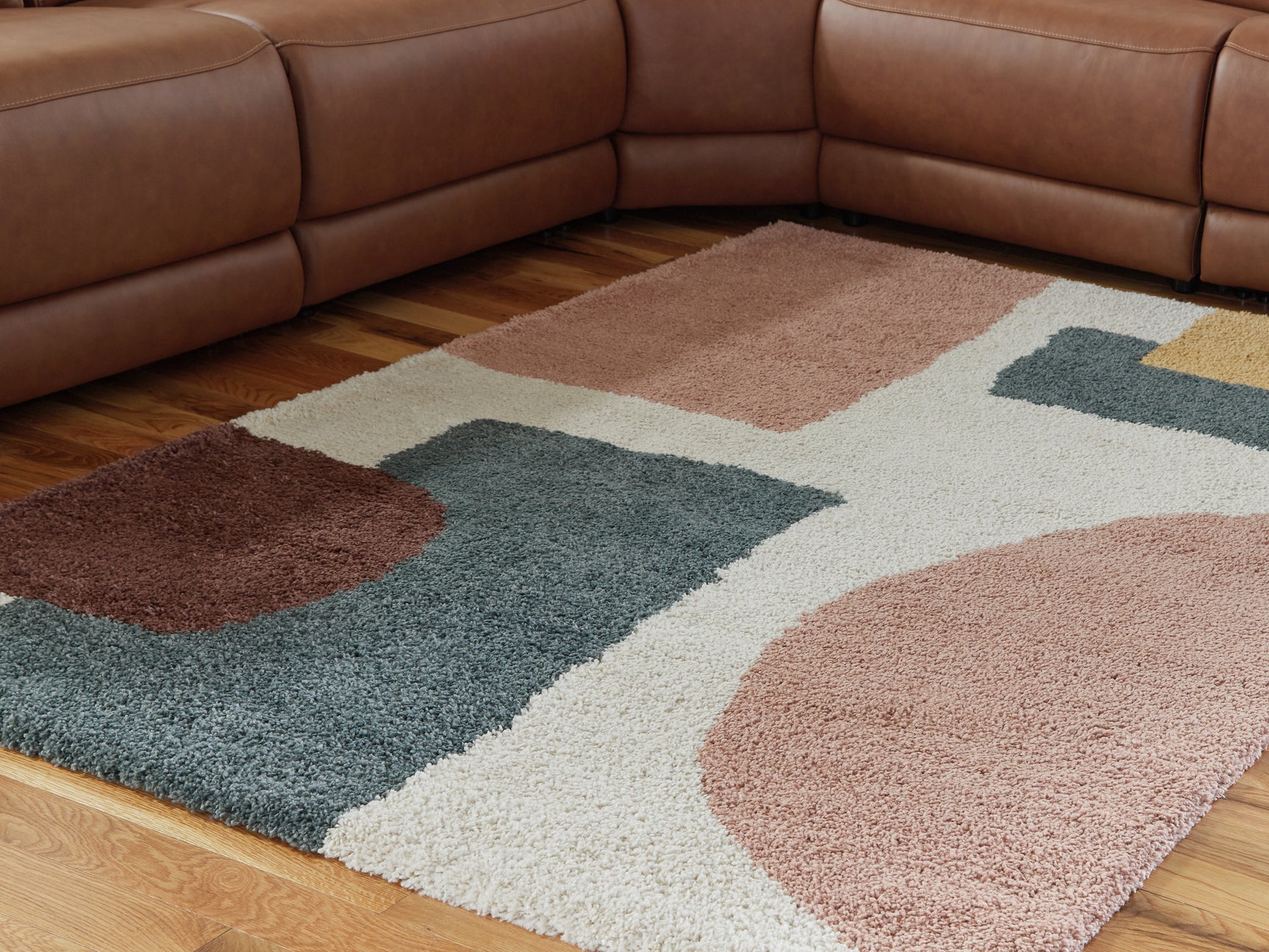 Flynnwick Rug - Tampa Furniture Outlet