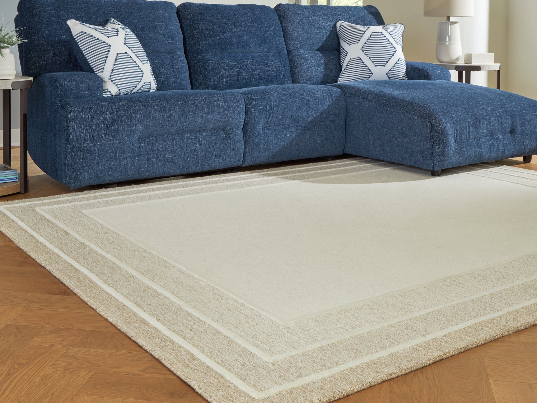 Teelgan Rug - Tampa Furniture Outlet