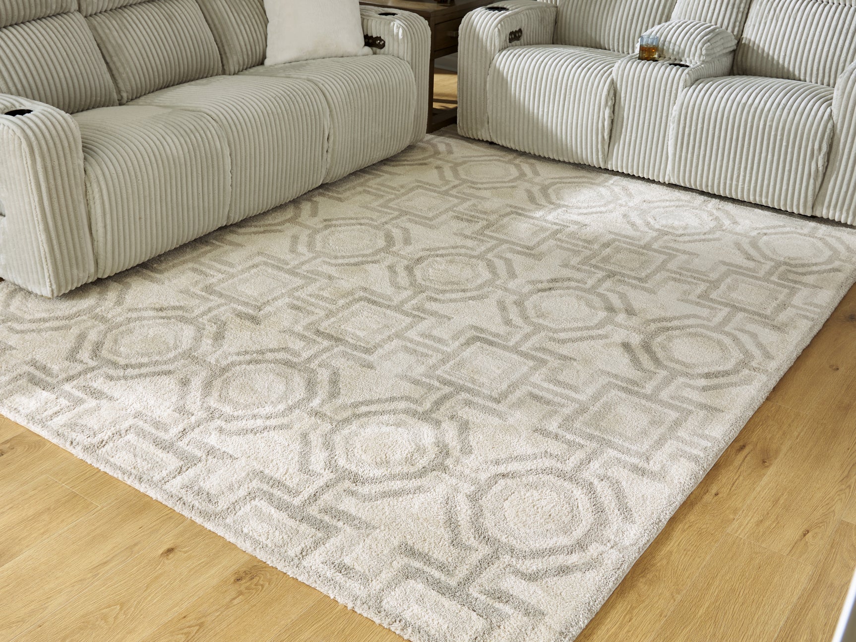 Maconville Rug - Tampa Furniture Outlet