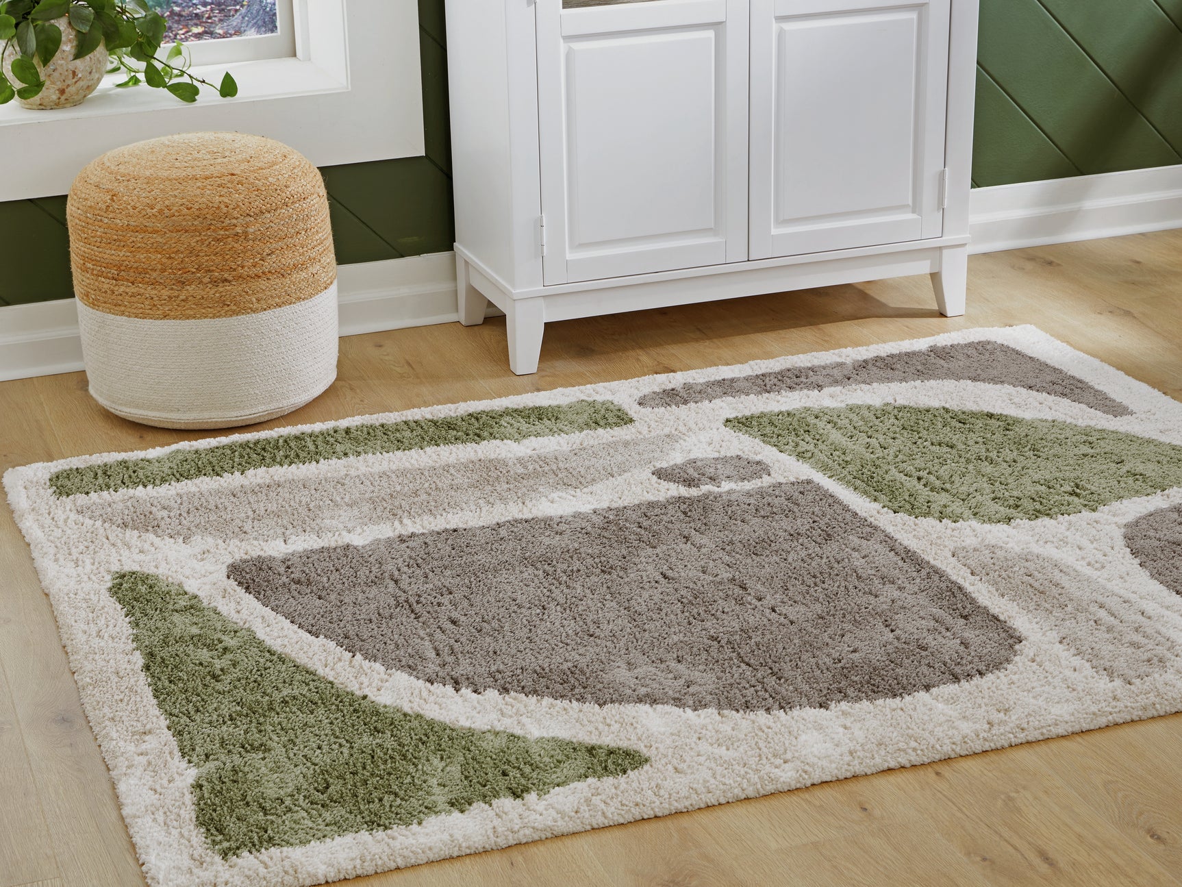 Tampa Furniture Outlet - Ashley Furniture - Anburgh Rug - Medium Rug / Green/Gray/Ivory - R407352