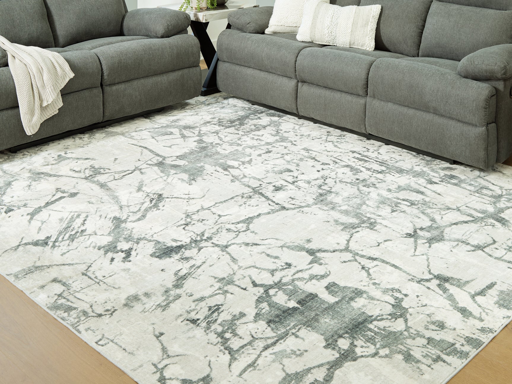 Tobinbury Rug - Tampa Furniture Outlet