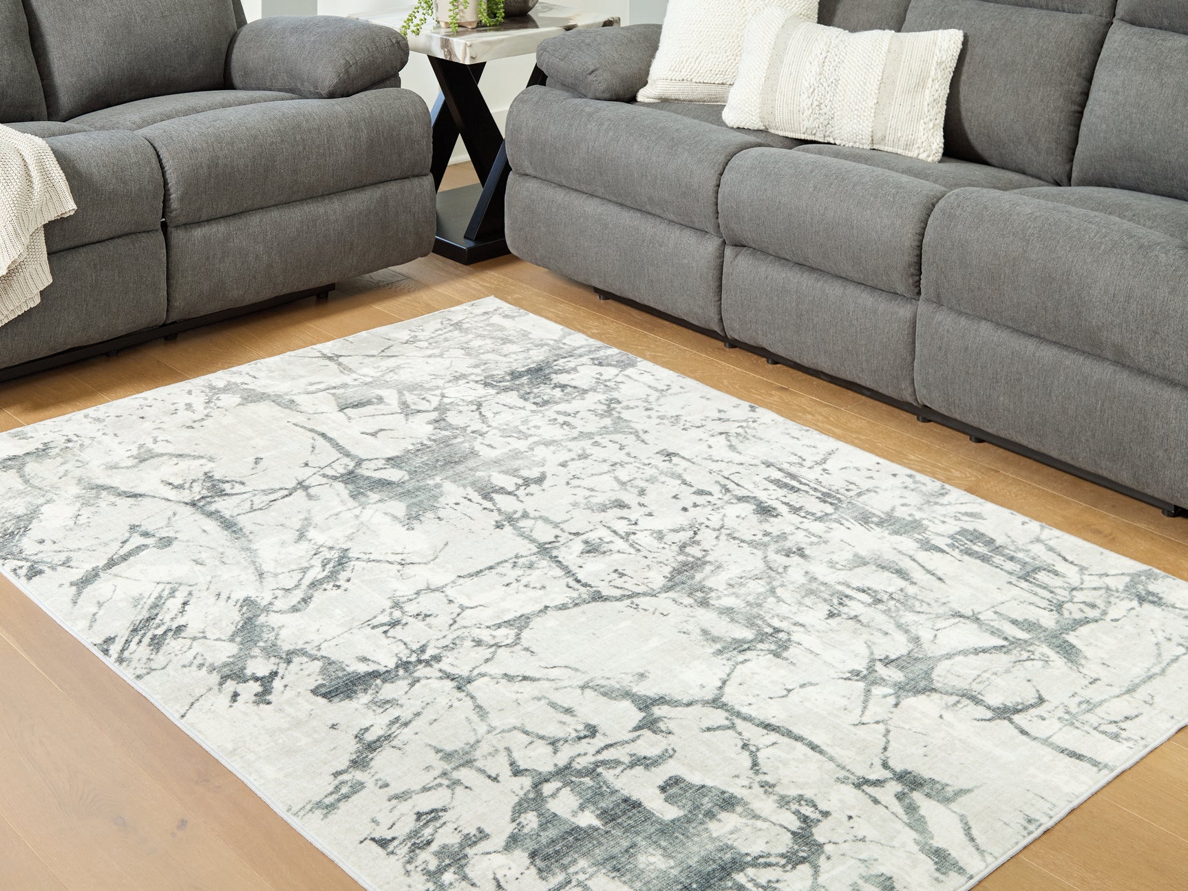 Tobinbury Rug - Tampa Furniture Outlet