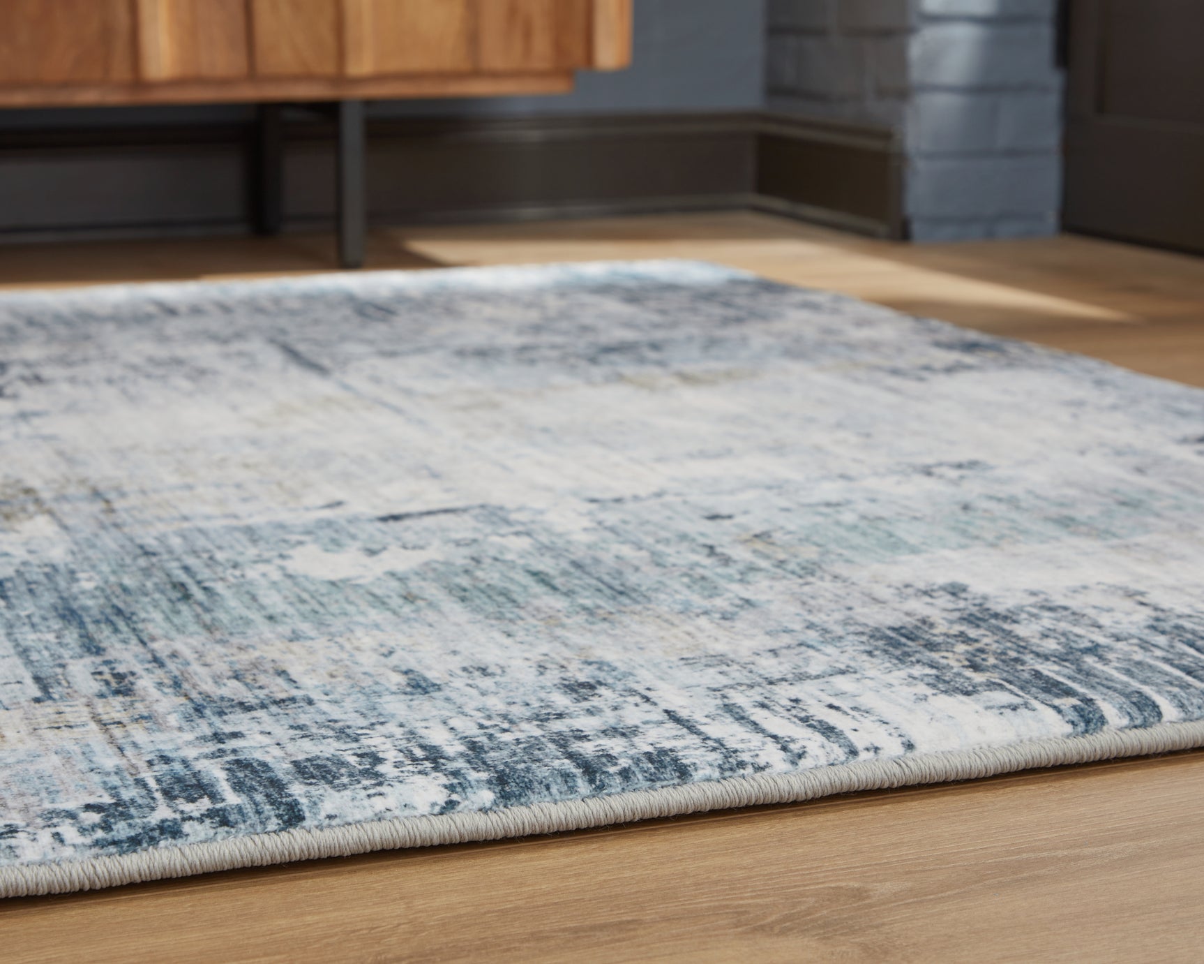 Arlenmont Rug - Tampa Furniture Outlet