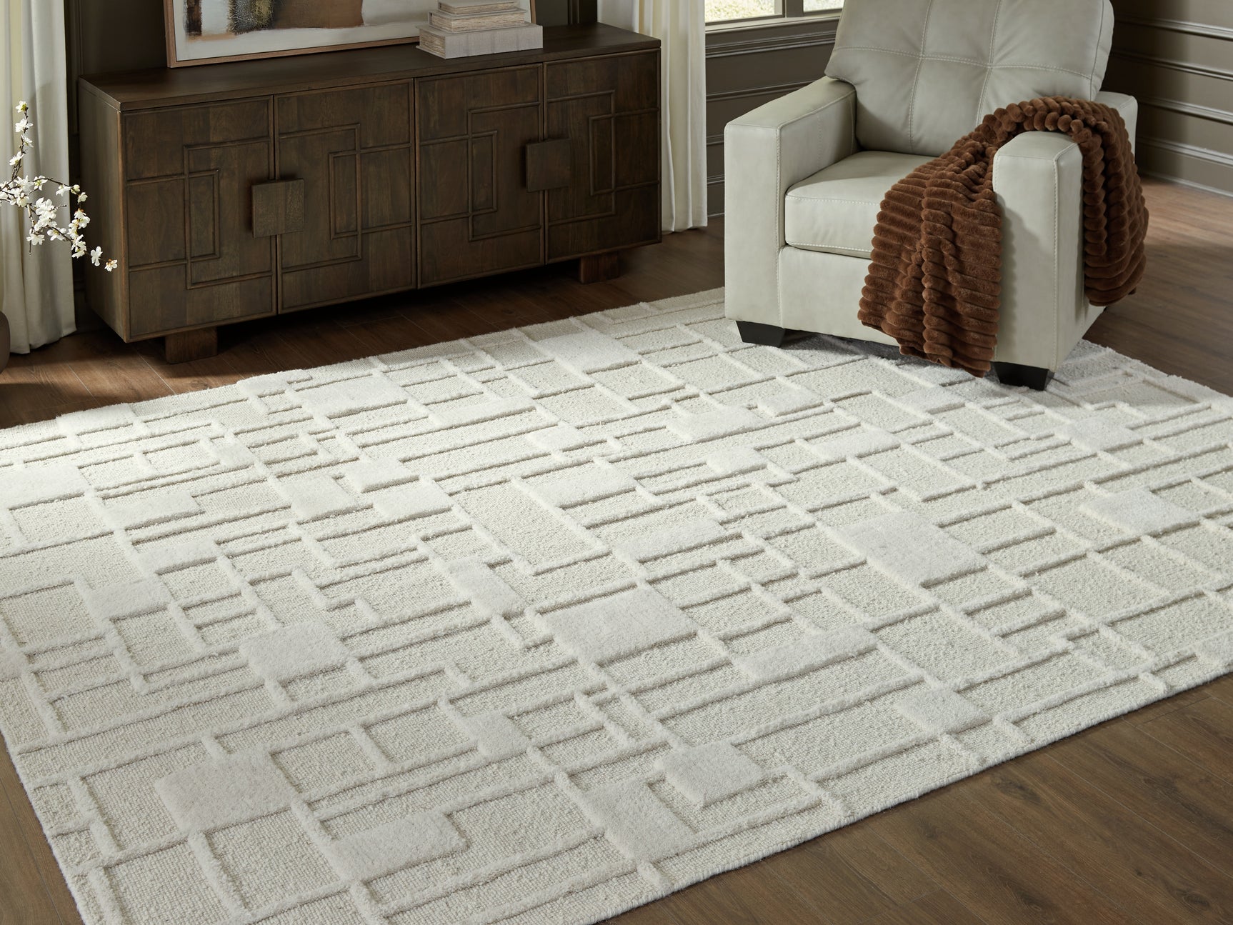 Tampa Furniture Outlet - Ashley Furniture - Empriss Rug - 5' x 7' Area Rug / Ivory - R407622