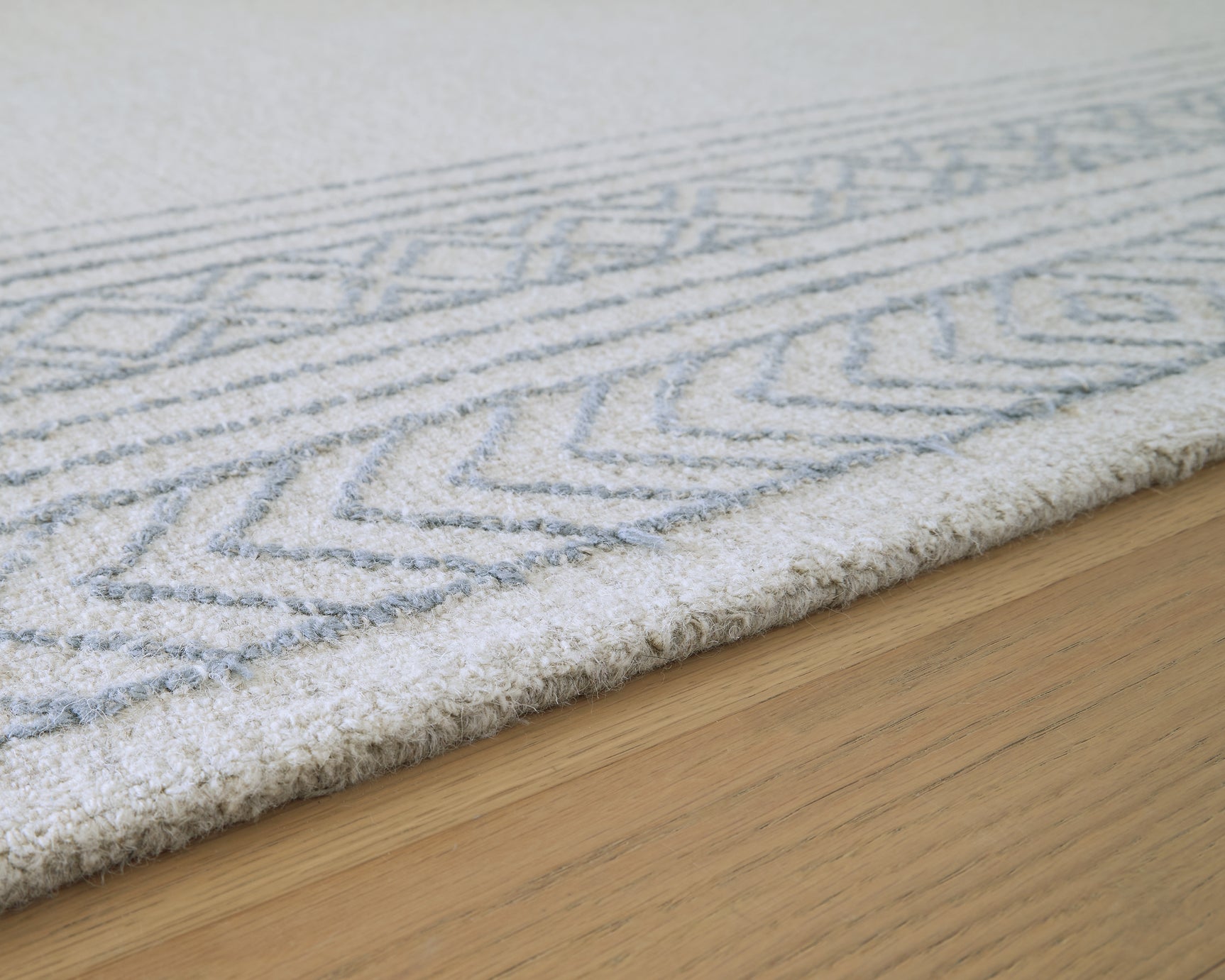 Azelhurst Rug - Tampa Furniture Outlet