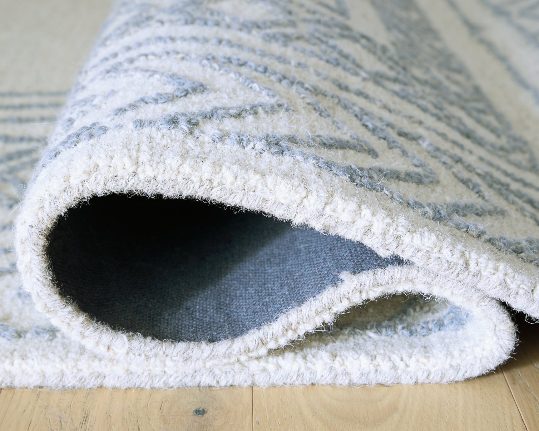 Azelhurst Rug - Tampa Furniture Outlet