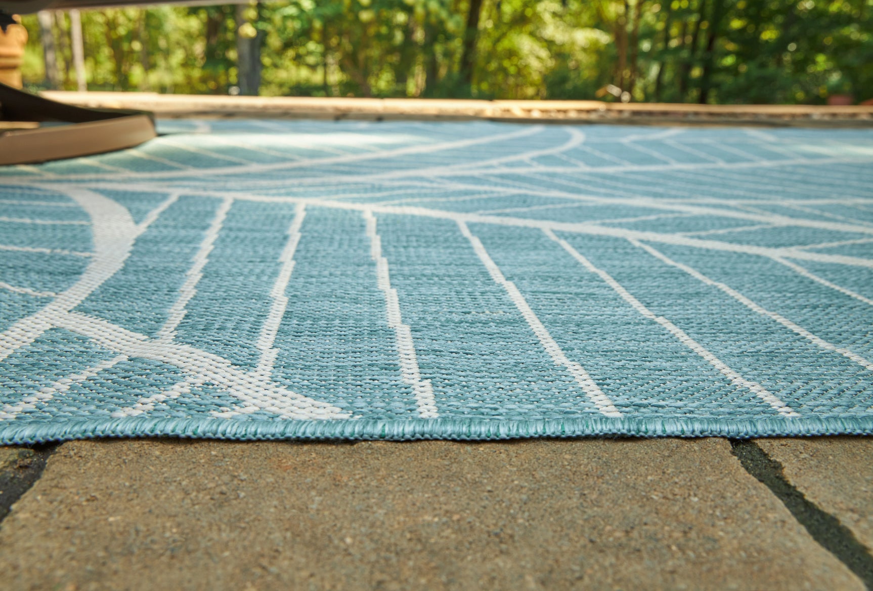 Hulsia Rug - Tampa Furniture Outlet