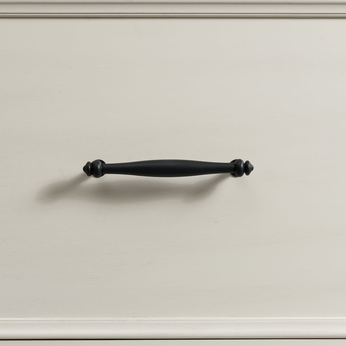 Slater King Bed in Antique White