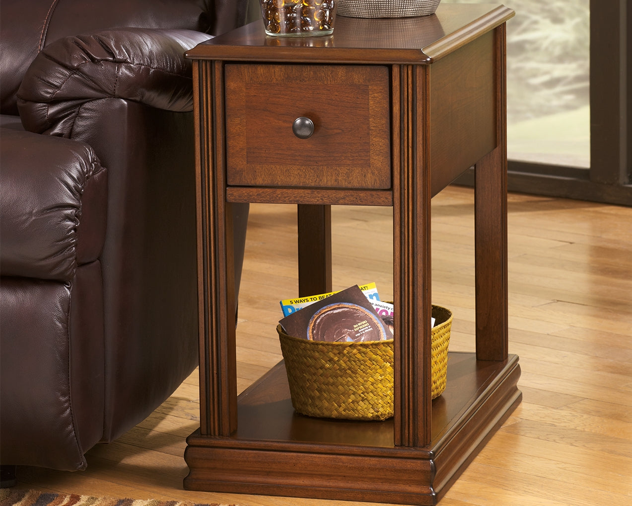 Tampa Furniture Outlet - Ashley Furniture - Breegin Chairside End Table - Chair Side End Table / Brown - T007-527