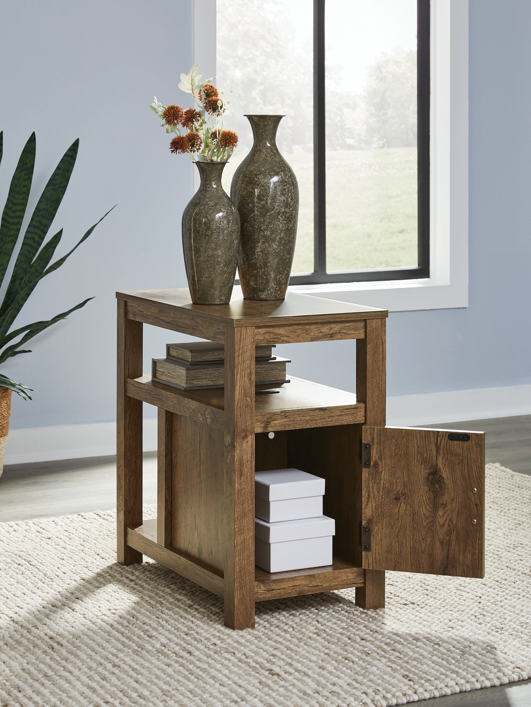 Fendenmore Chairside End Table - Tampa Furniture Outlet