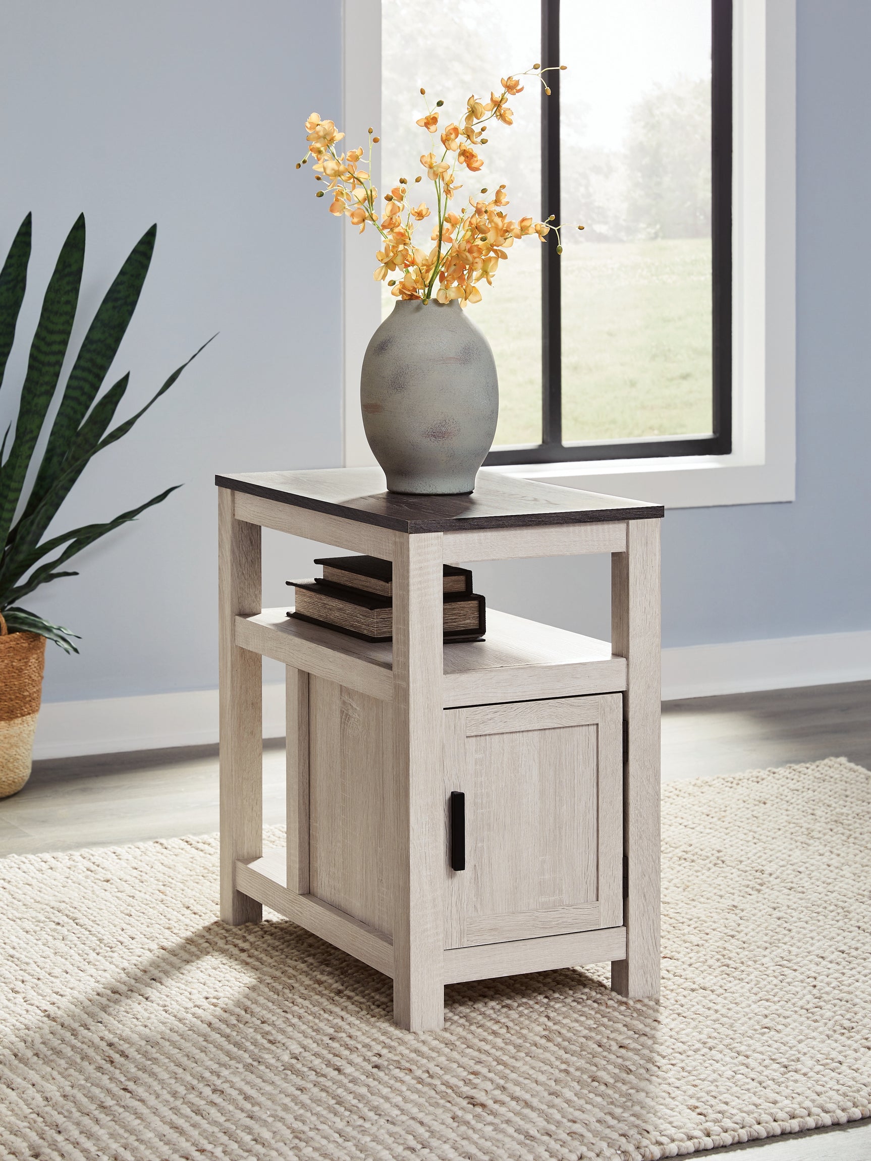 Fendenmore Chairside End Table - Tampa Furniture Outlet