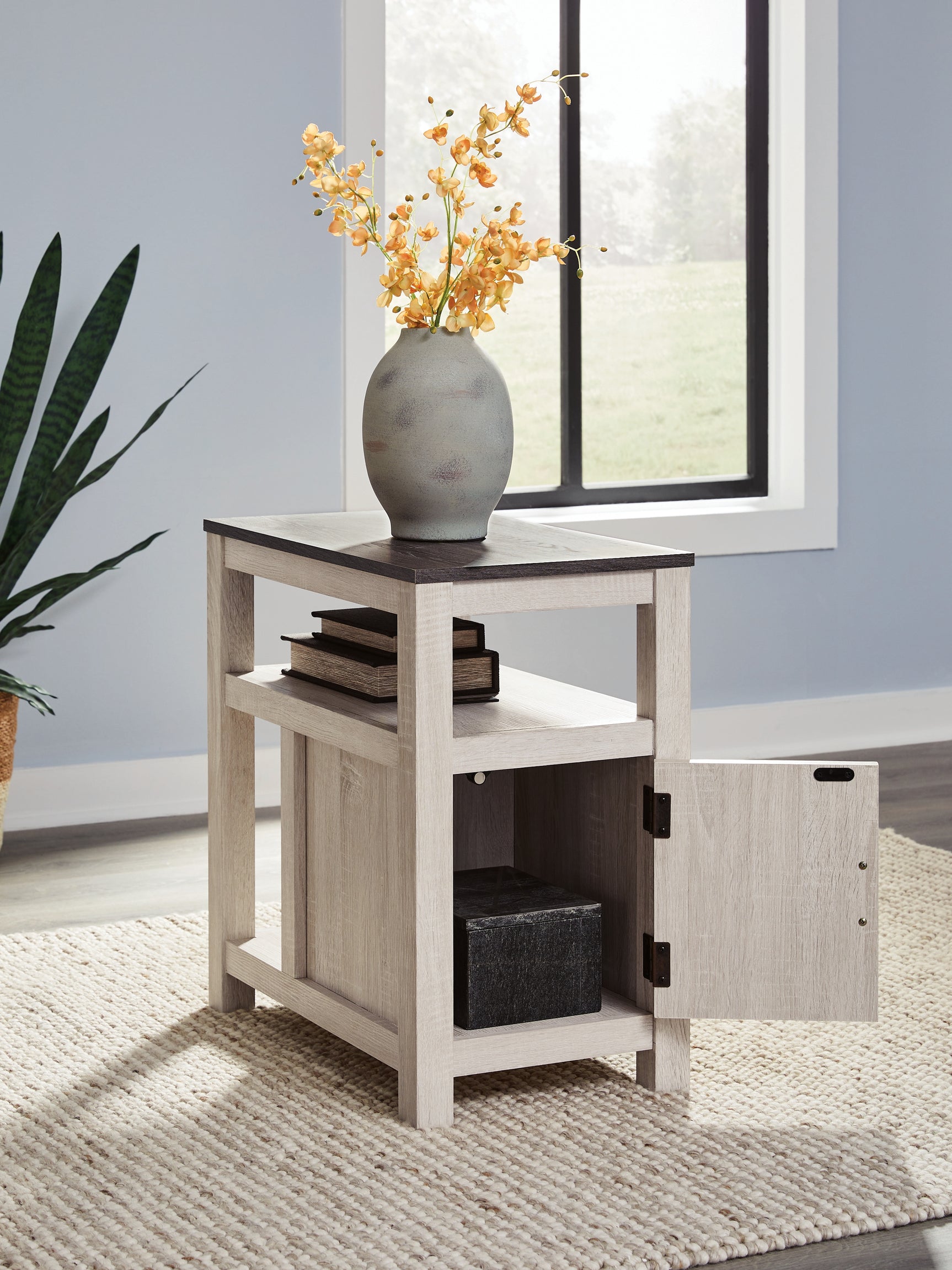 Fendenmore Chairside End Table - Tampa Furniture Outlet