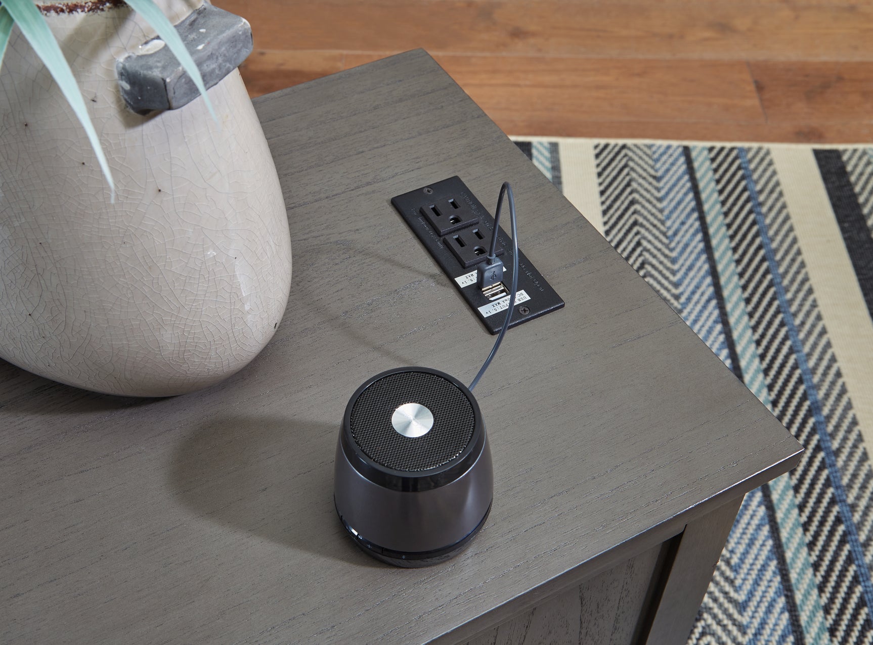 Treytown Chairside End Table - Tampa Furniture Outlet