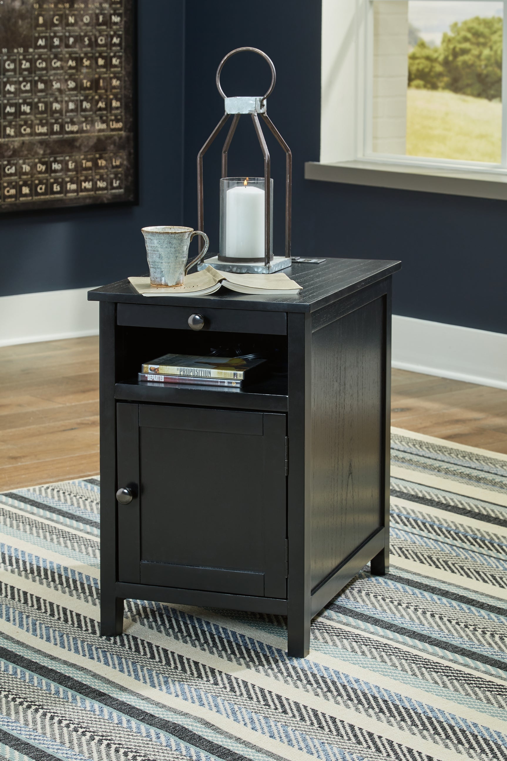 Tampa Furniture Outlet - Ashley Furniture - Treytown Chairside End Table - Chair Side End Table / Black - T300-617