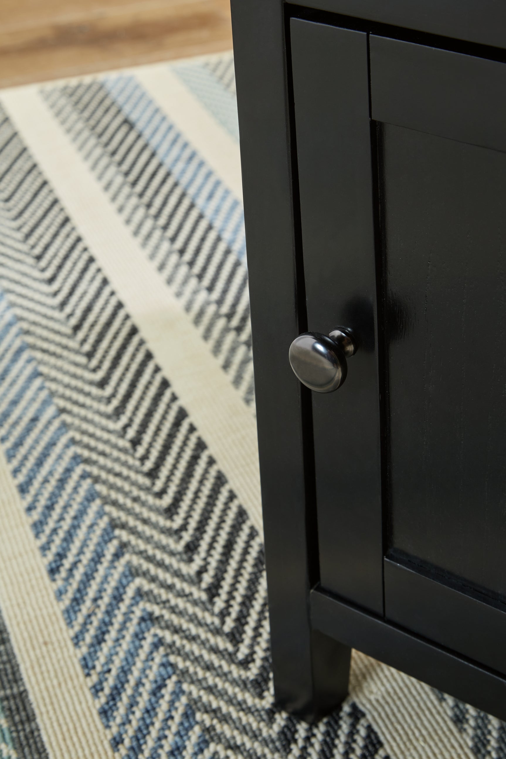 Treytown Chairside End Table - Tampa Furniture Outlet