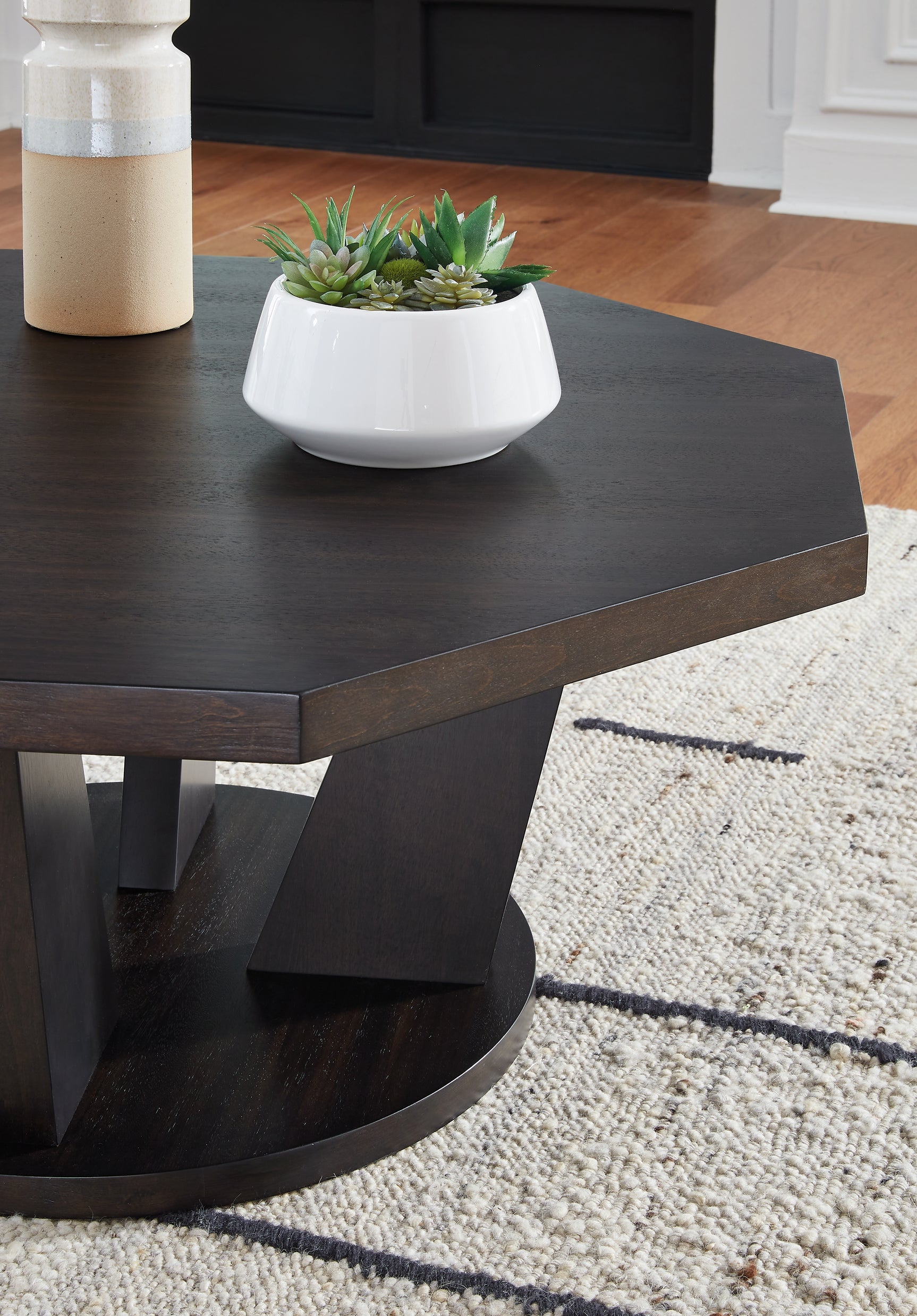 Chasinfield Coffee Table - Tampa Furniture Outlet