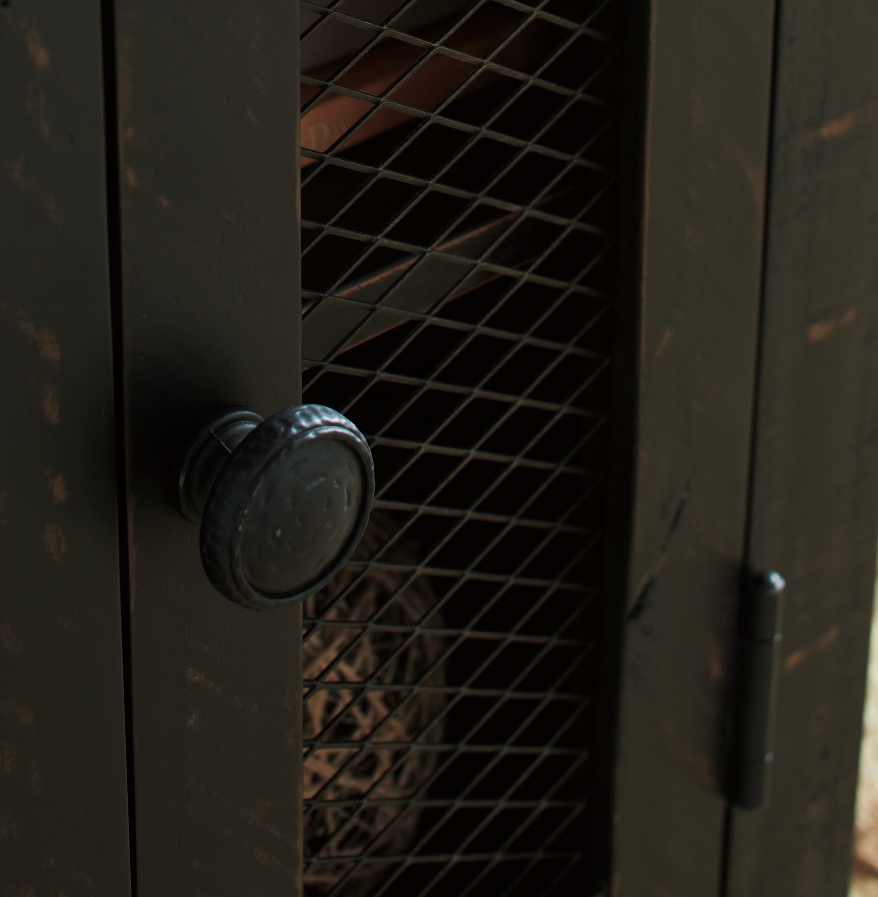 Valebeck Chairside End Table - Tampa Furniture Outlet