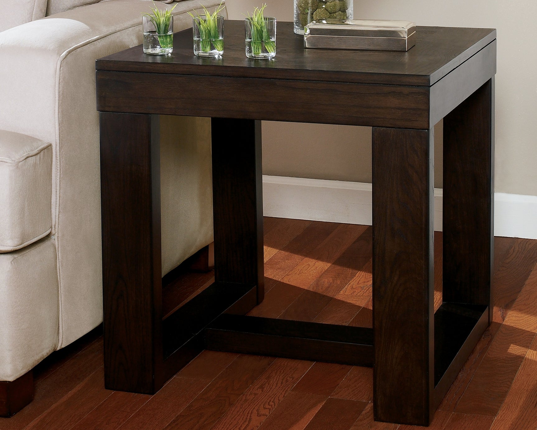 Tampa Furniture Outlet - Ashley Furniture - Watson End Table - Square End Table / Dark Brown - T481-2