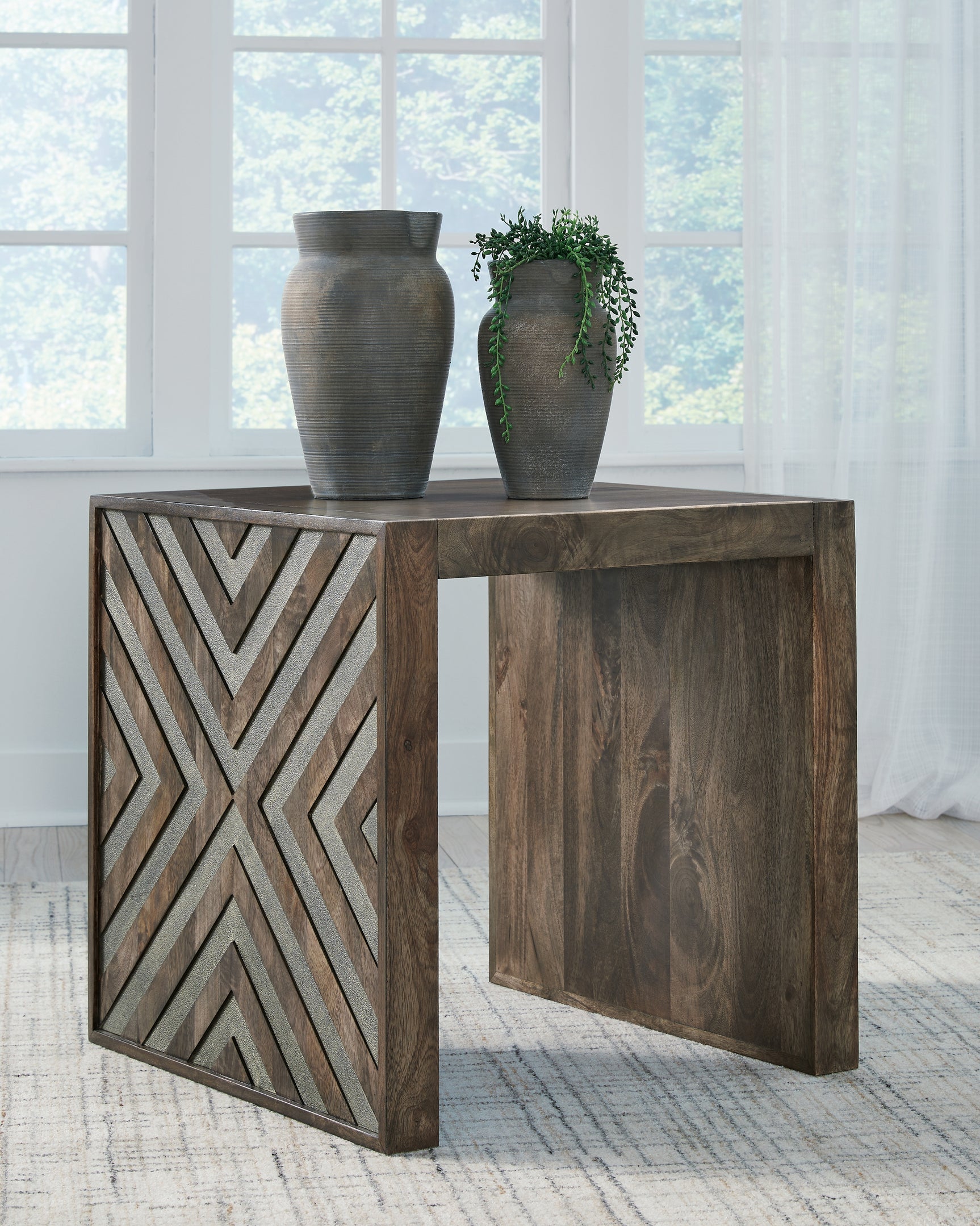 Dreggan End Table - Tampa Furniture Outlet