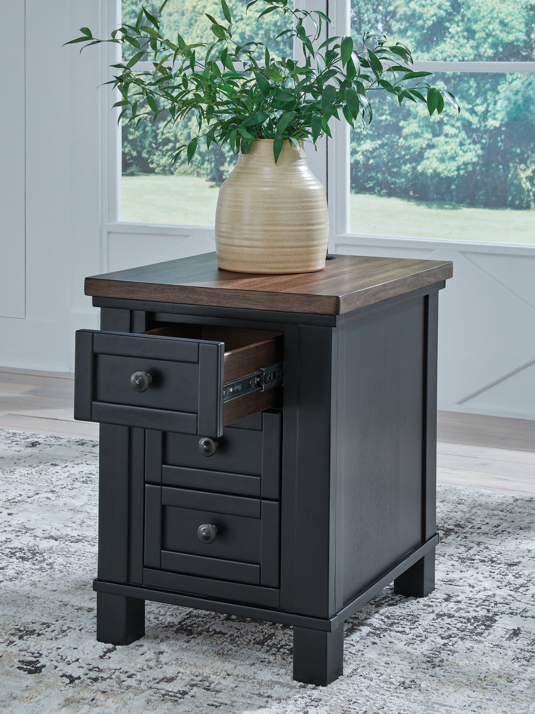 Wildenauer Chairside End Table - Tampa Furniture Outlet