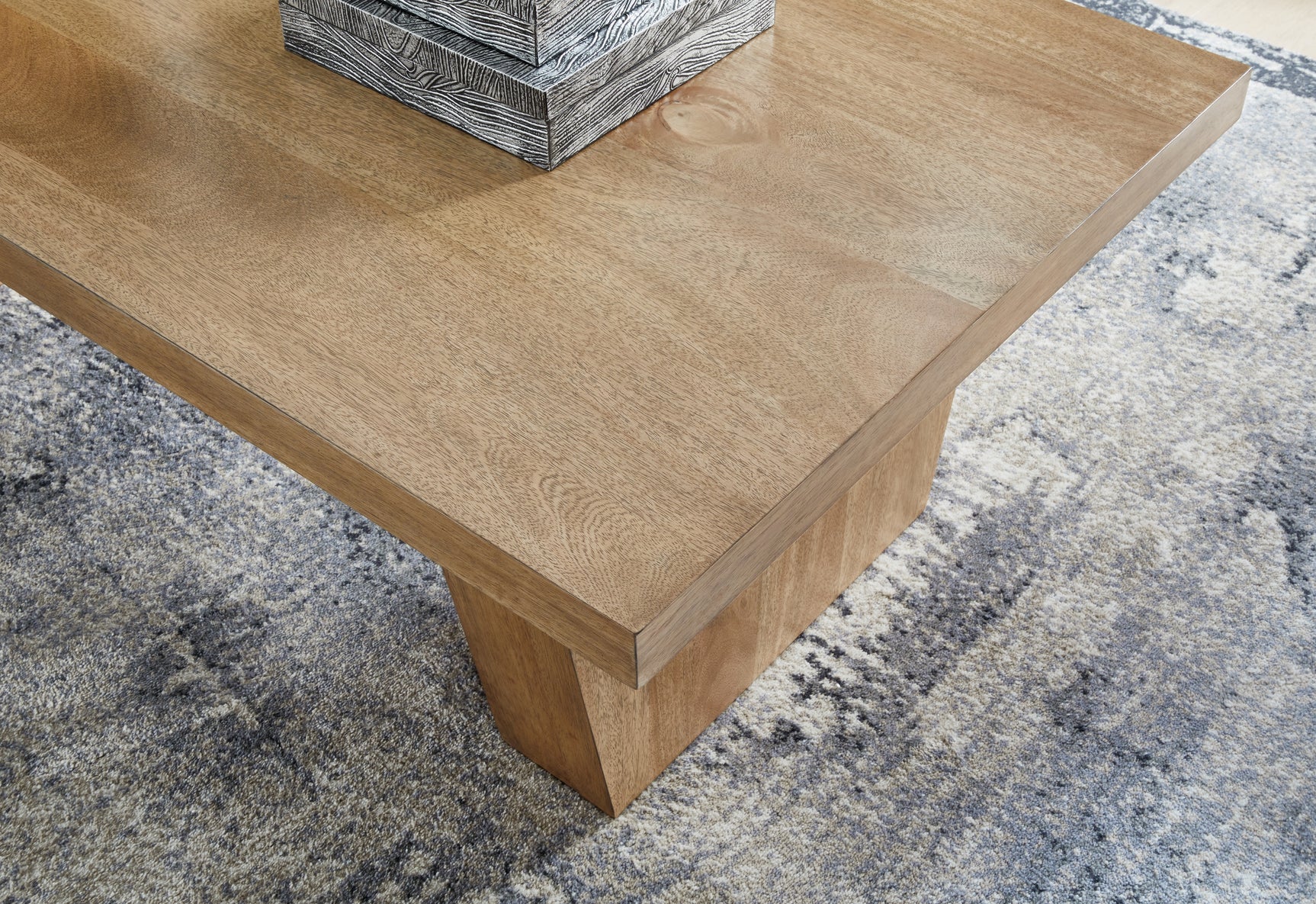 Kristiland Coffee Table - Tampa Furniture Outlet