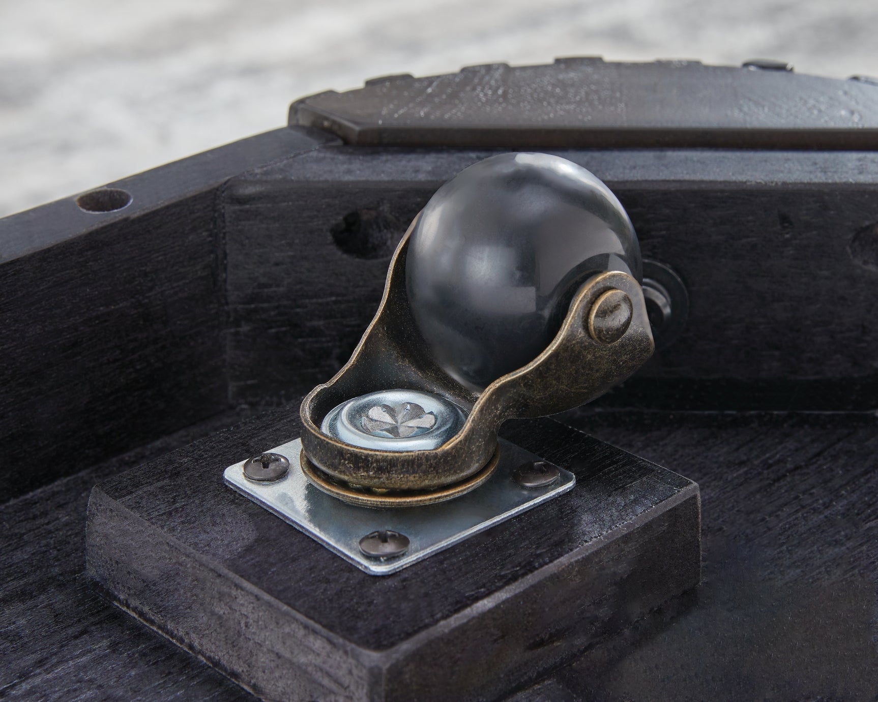 Carlibrie Lift-Top Coffee Table - Tampa Furniture Outlet