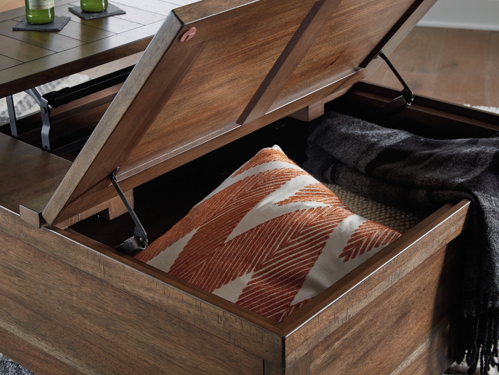 Moriville Lift-Top Coffee Table - Tampa Furniture Outlet