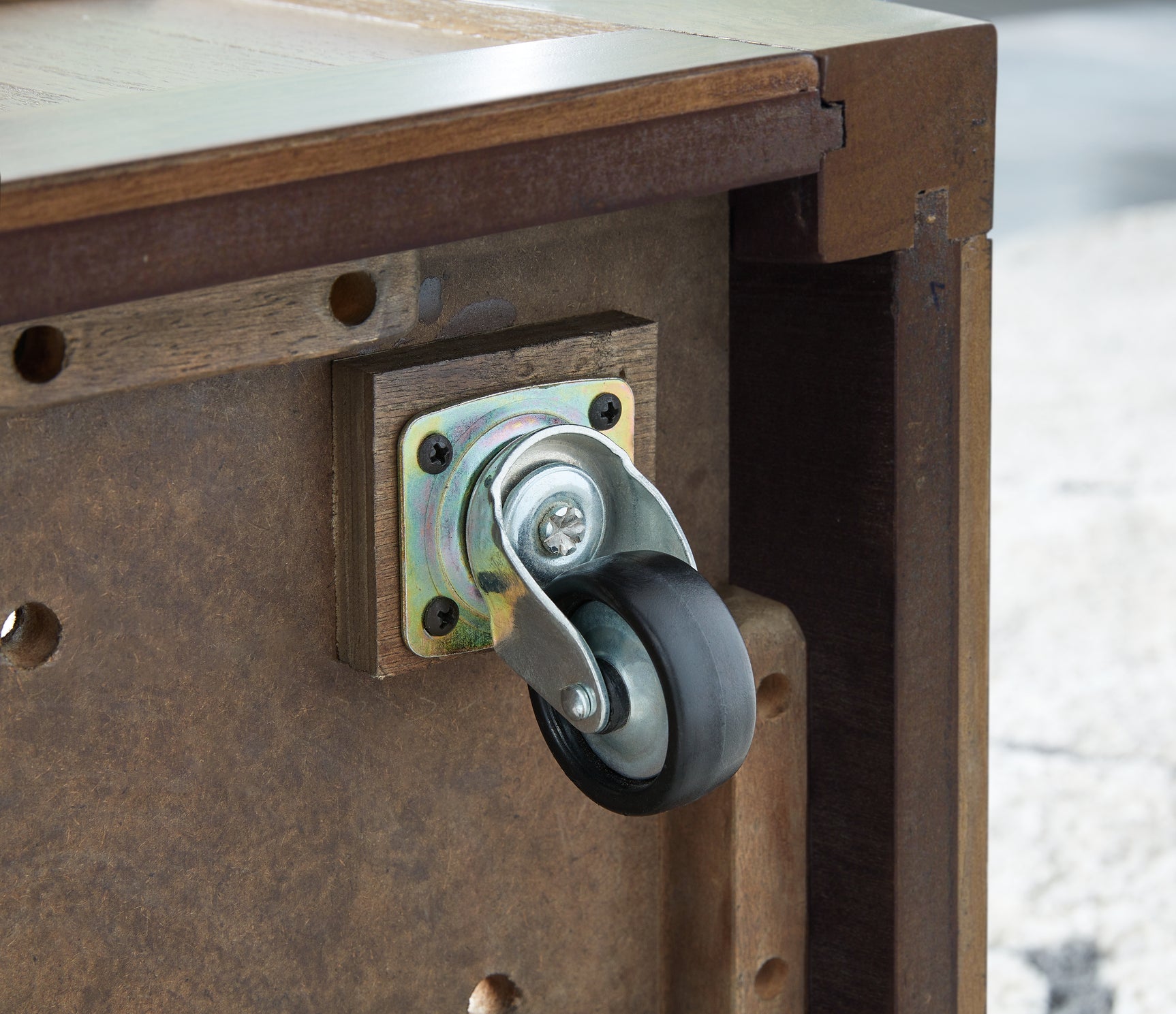 Boardernest Coffee Table with 4 Stools - Tampa Furniture Outlet