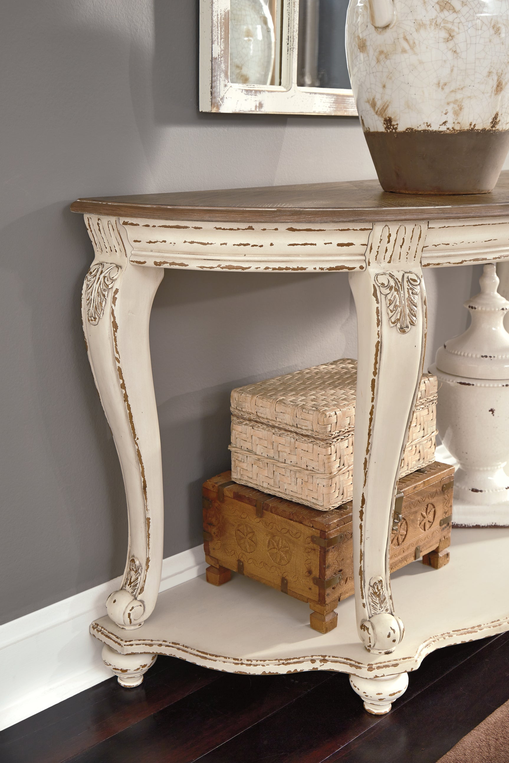 Realyn Sofa Table - Tampa Furniture Outlet