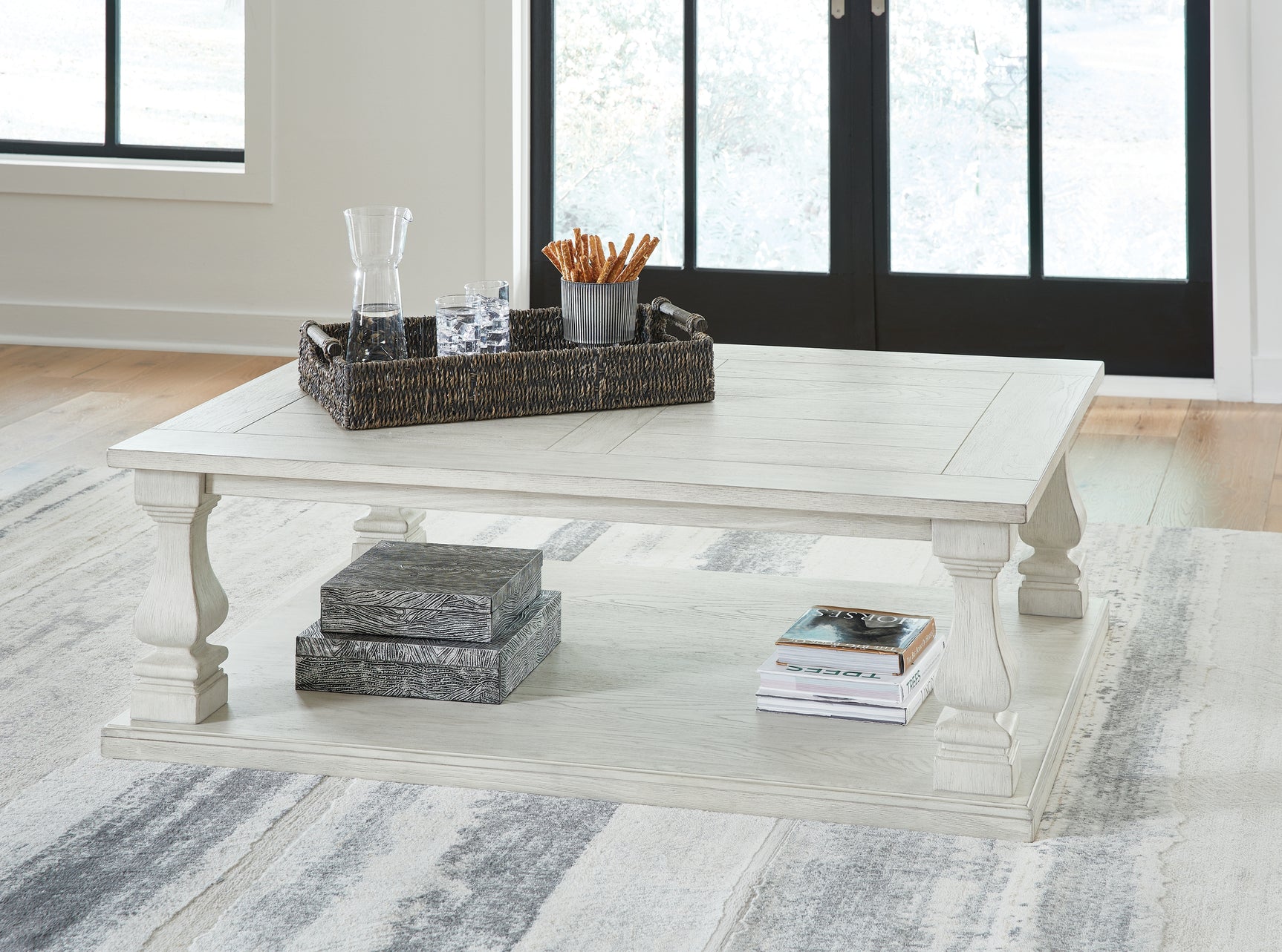 Tampa Furniture Outlet - Ashley Furniture - Arlendyne Coffee Table - Rectangular Cocktail Table / Antique White - T747-1