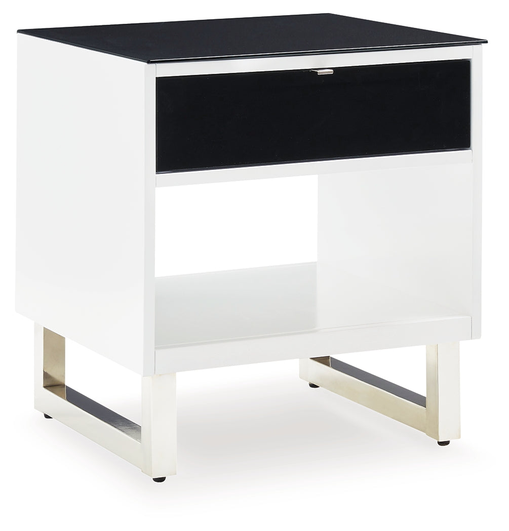 Gardoni End Table - Tampa Furniture Outlet