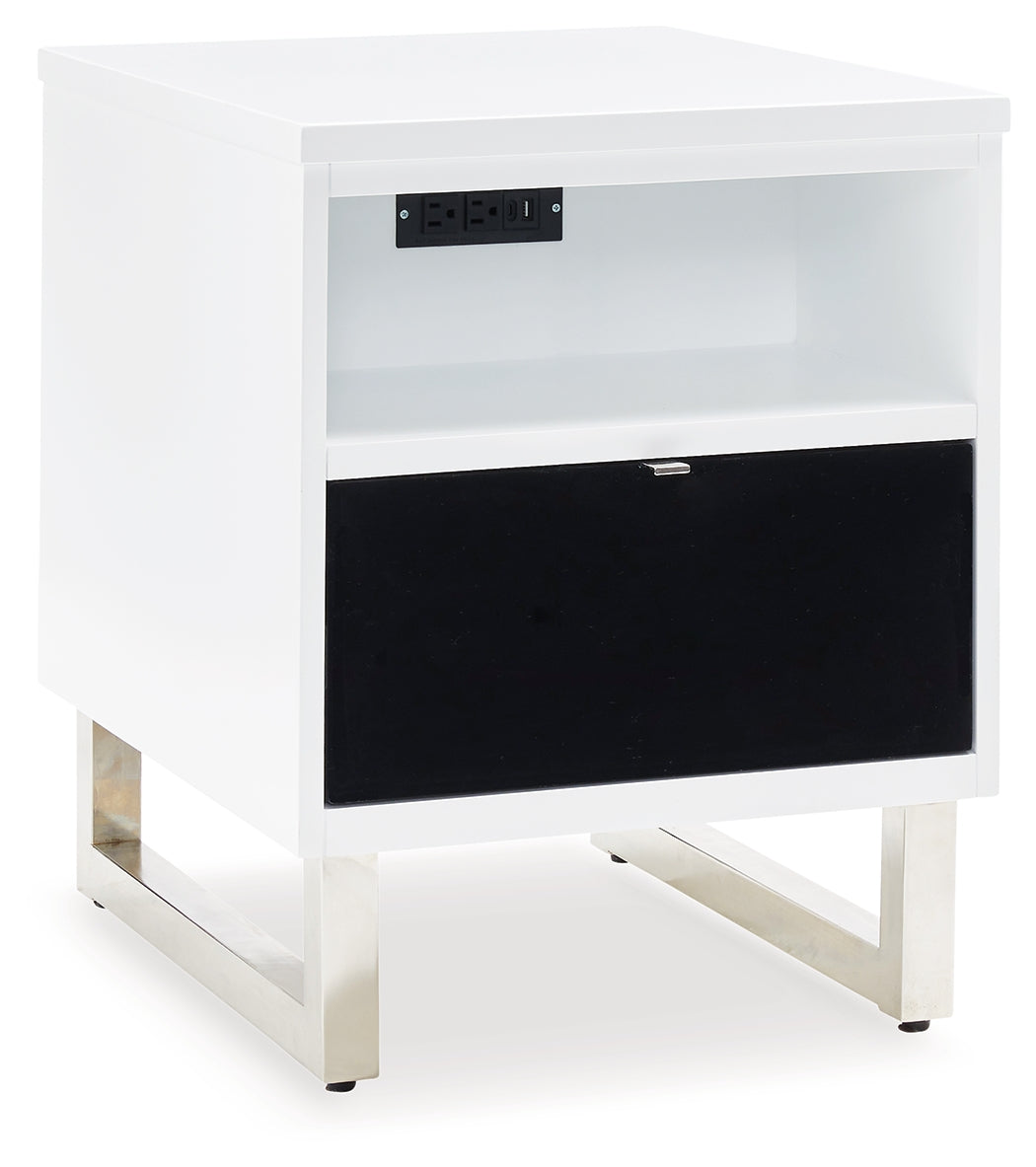 Gardoni Chairside End Table - Tampa Furniture Outlet