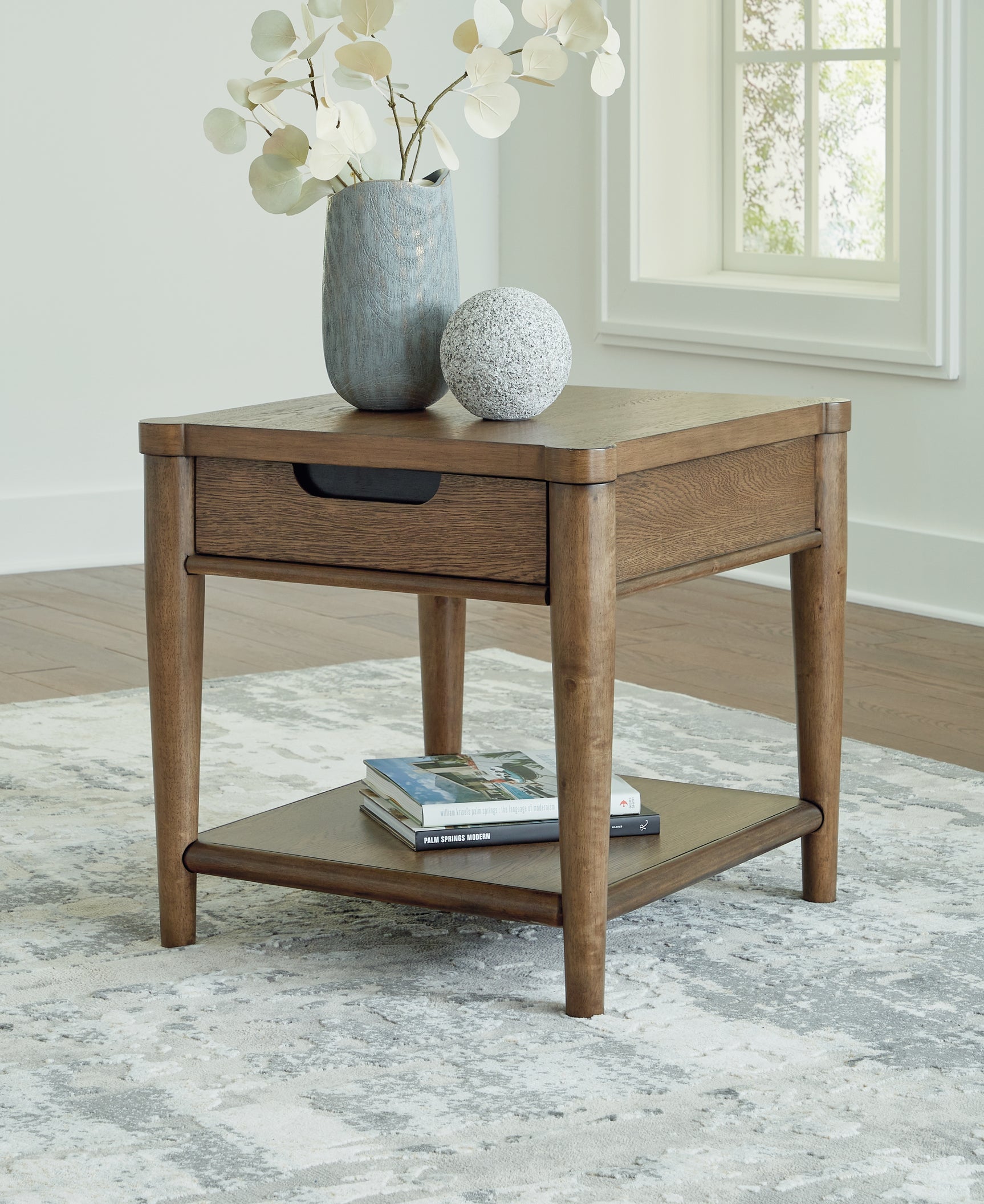 Roanhowe End Table - Tampa Furniture Outlet