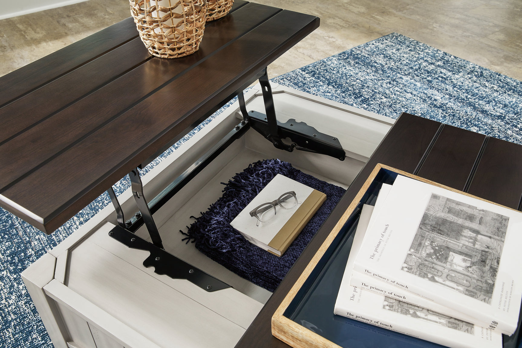 Darborn Lift-Top Coffee Table - Tampa Furniture Outlet