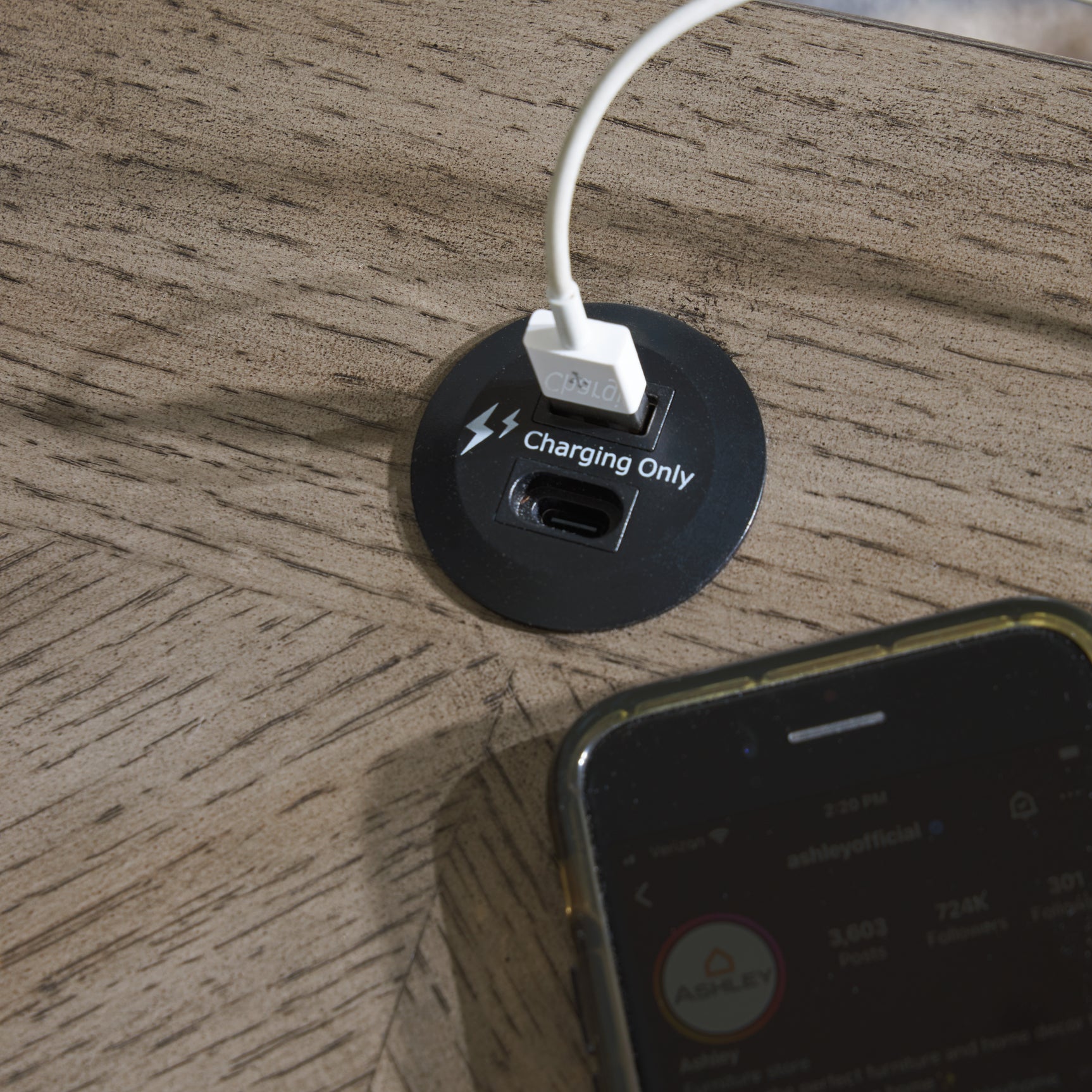 Loyaska End Table - Tampa Furniture Outlet