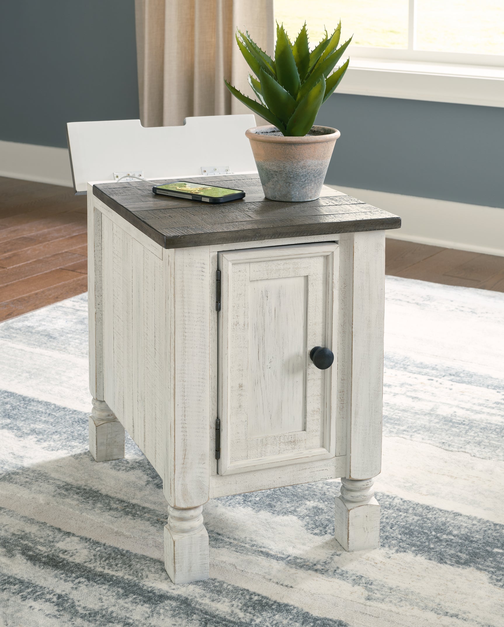 Havalance Chairside End Table - Tampa Furniture Outlet