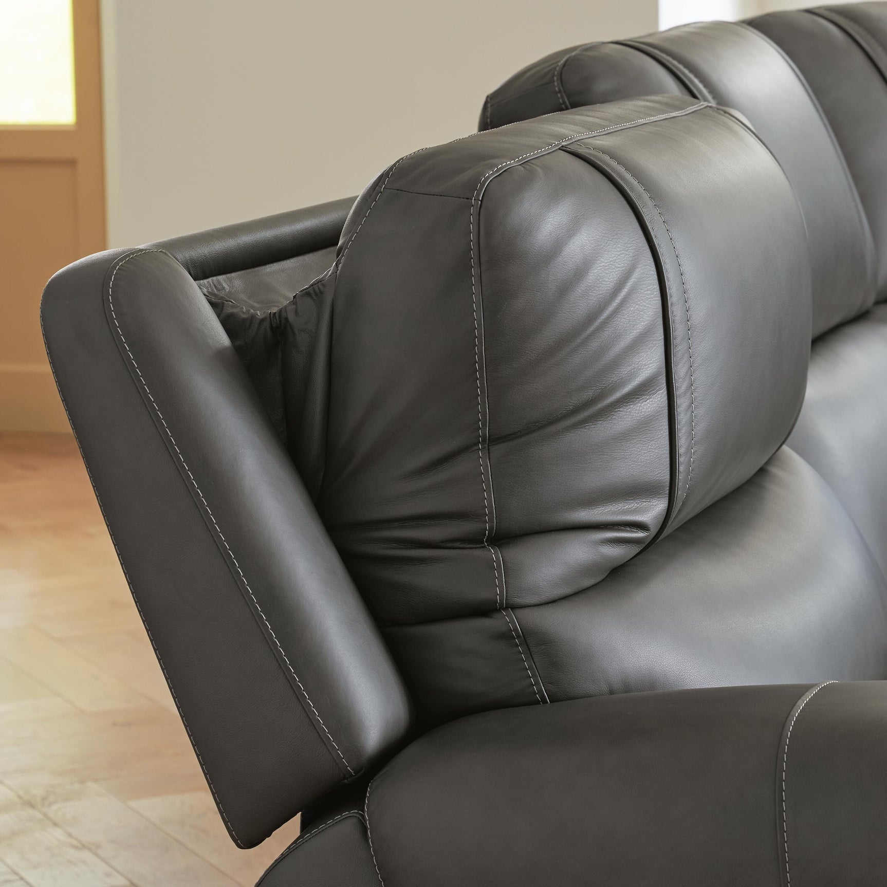 5Z - Pittson Sectional - Tampa Furniture Outlet