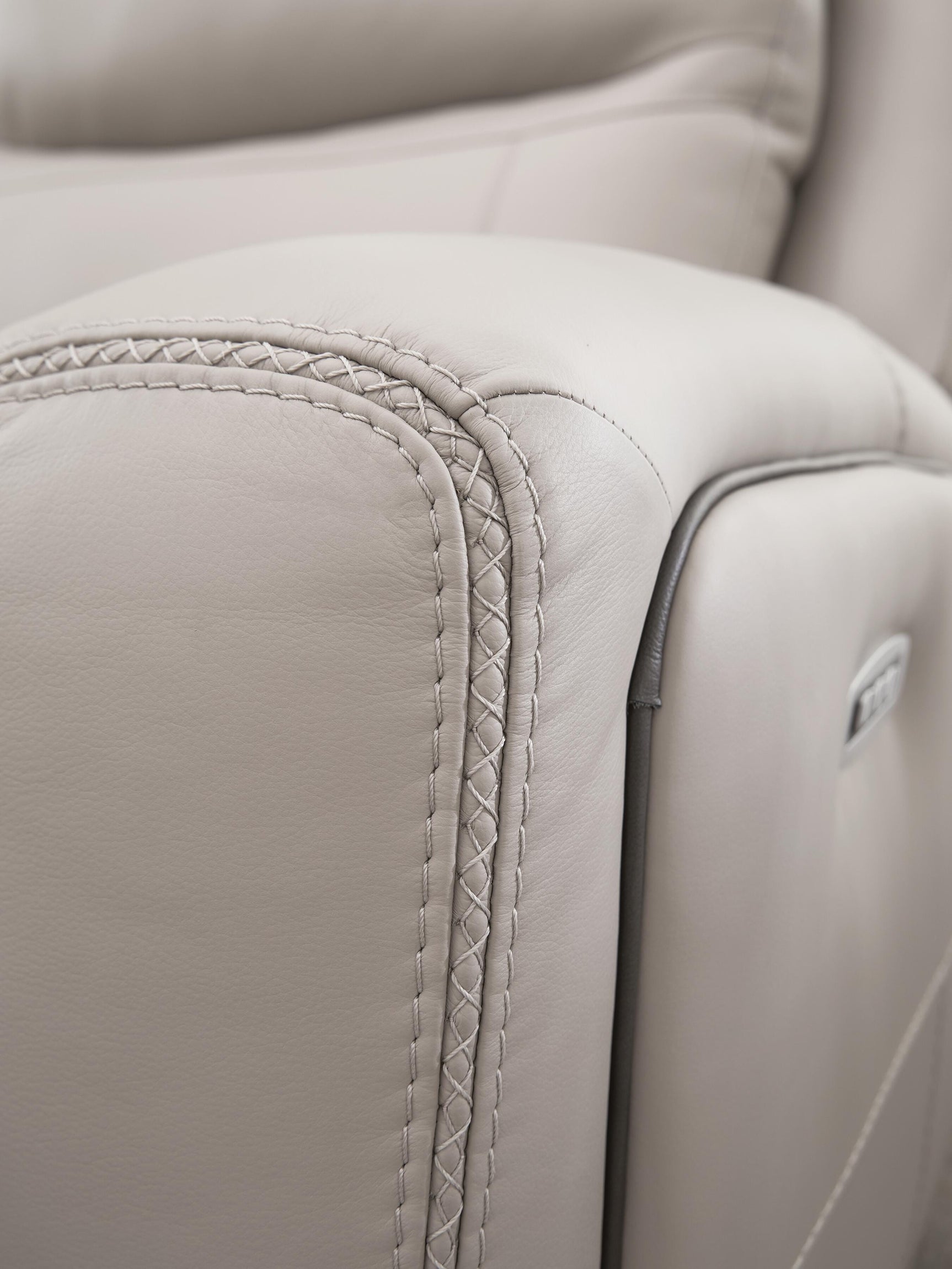 Gravier Sectional - Tampa Furniture Outlet