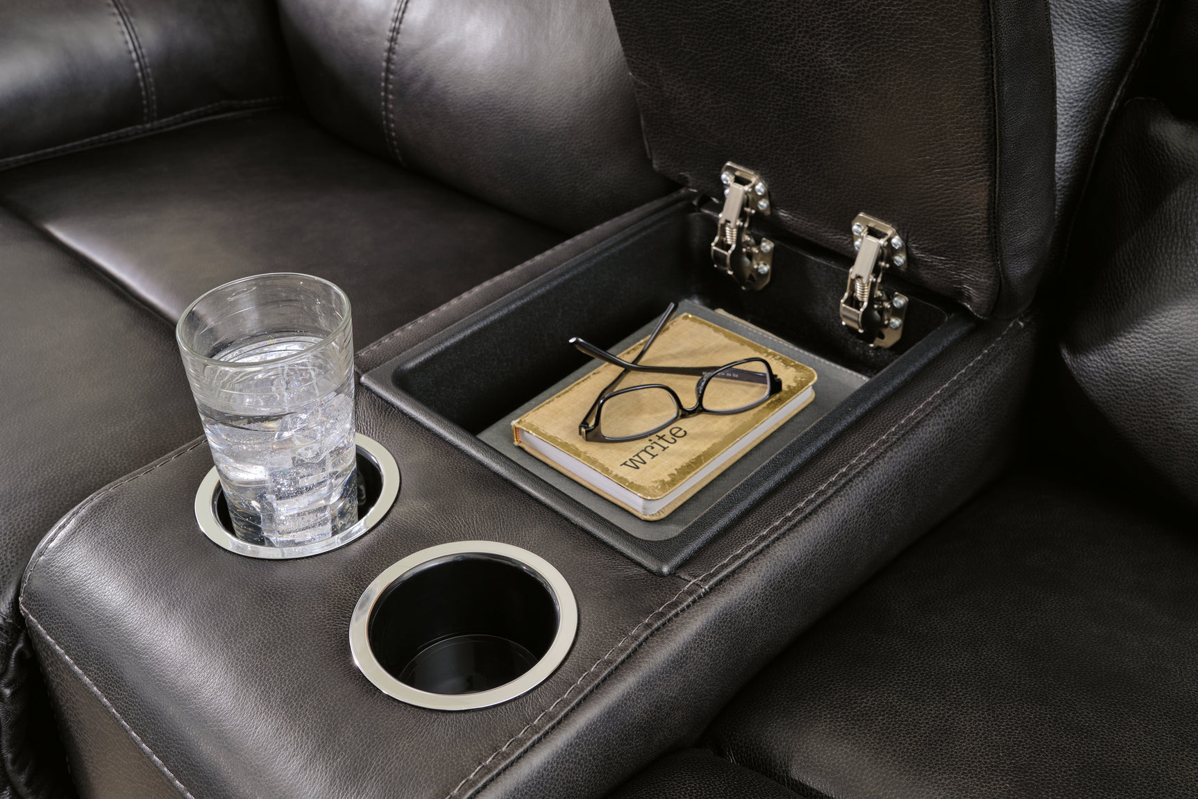 Mountainous Living Room - Tampa Furniture Outlet