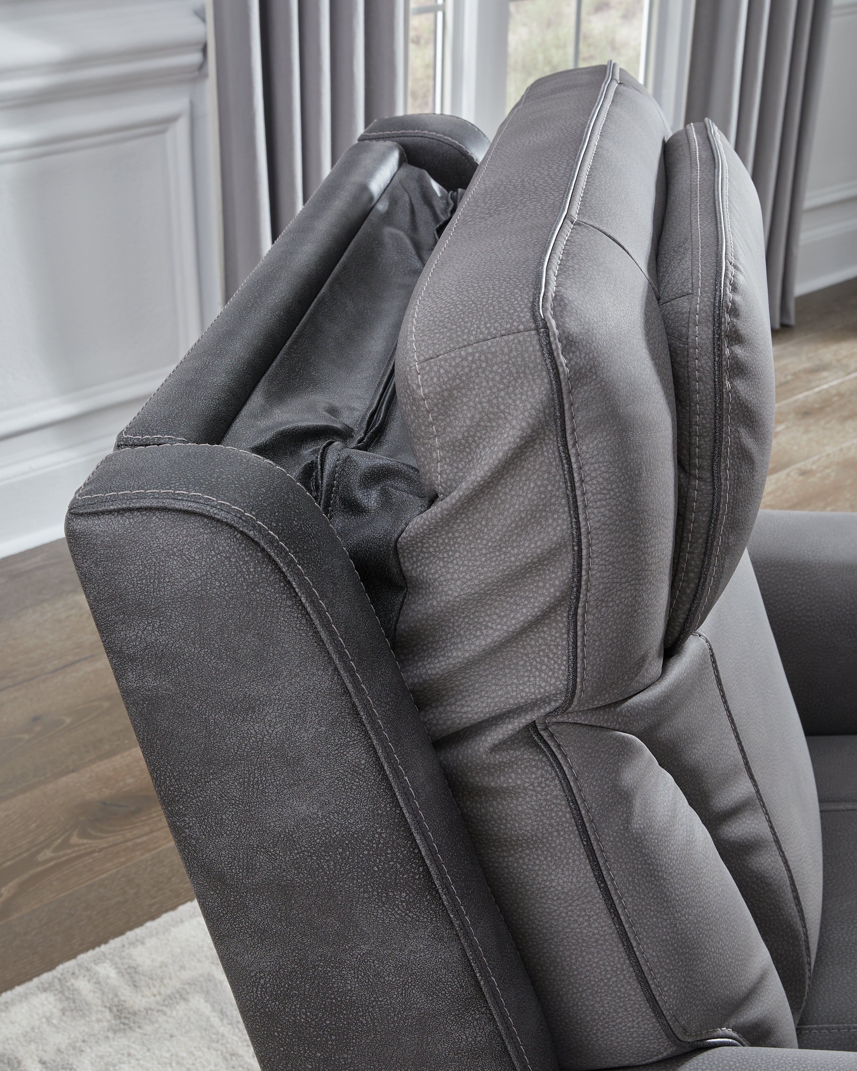 Tampa Furniture Outlet - Ashley Furniture - 4Z-Peaceful Pause