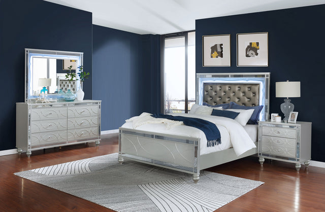 Tampa Furniture Outlet - Coaster - Gunnison 4-piece Queen Bedroom Set Silver Metallic - 223211Q-S4