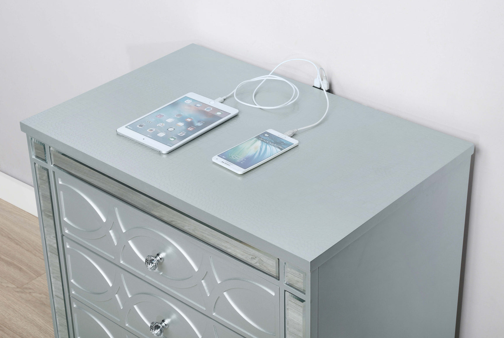 Gunnison 2-drawer Nightstand Silver Metallic - Tampa Furniture Outlet