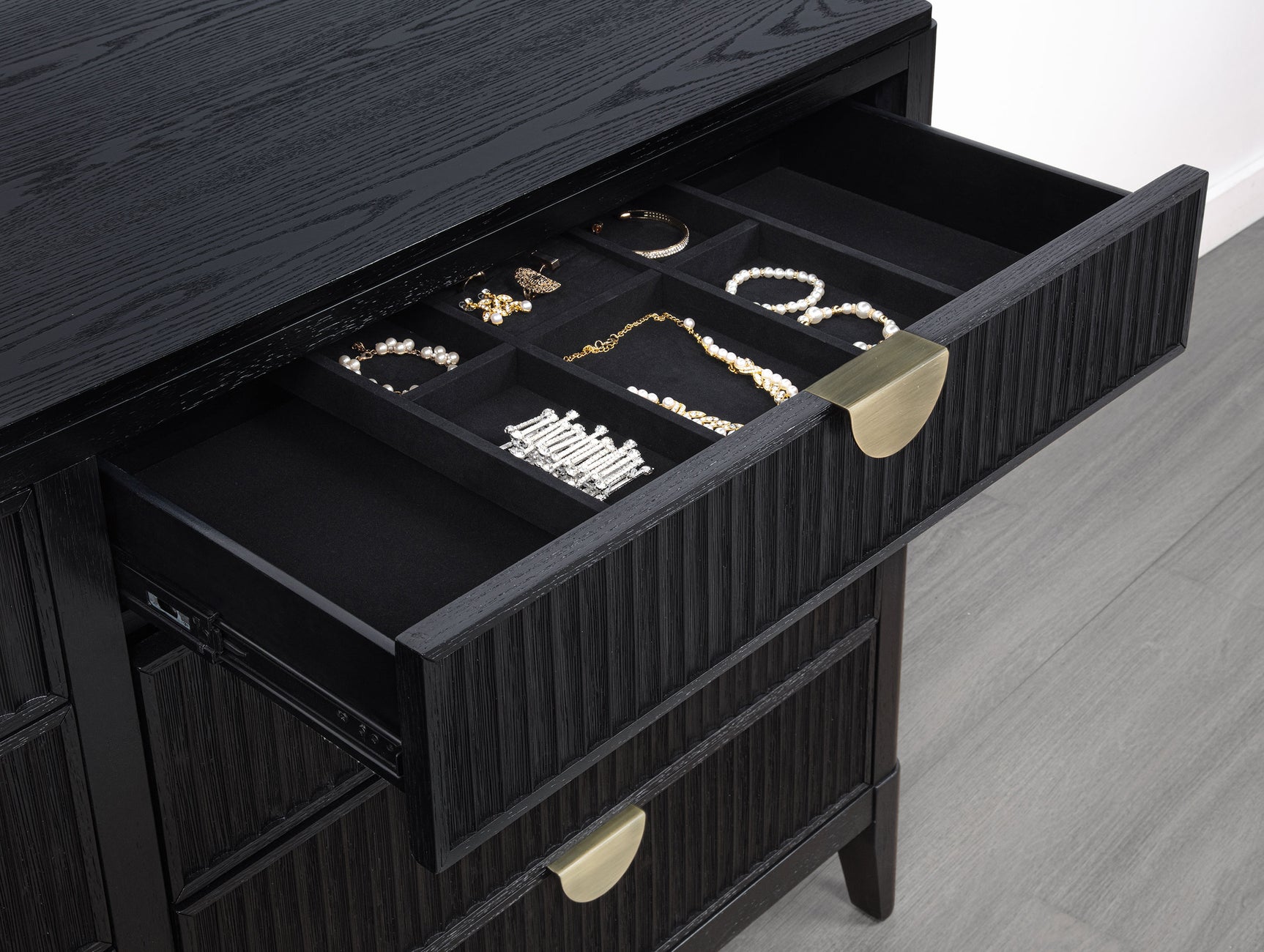 Brookmead 8-drawer Dresser Black - Tampa Furniture Outlet