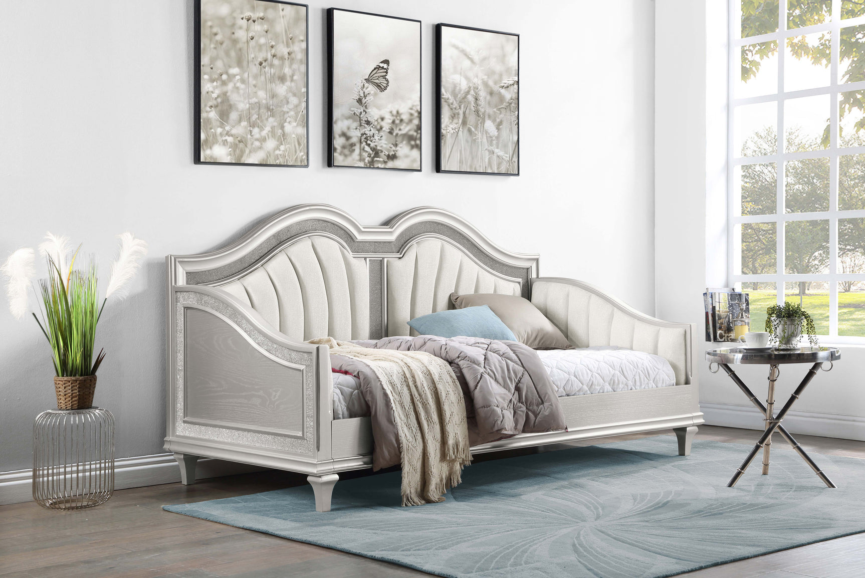Evangeline Upholstered Twin Daybed Silver Oak - Tampa Furniture Outlet