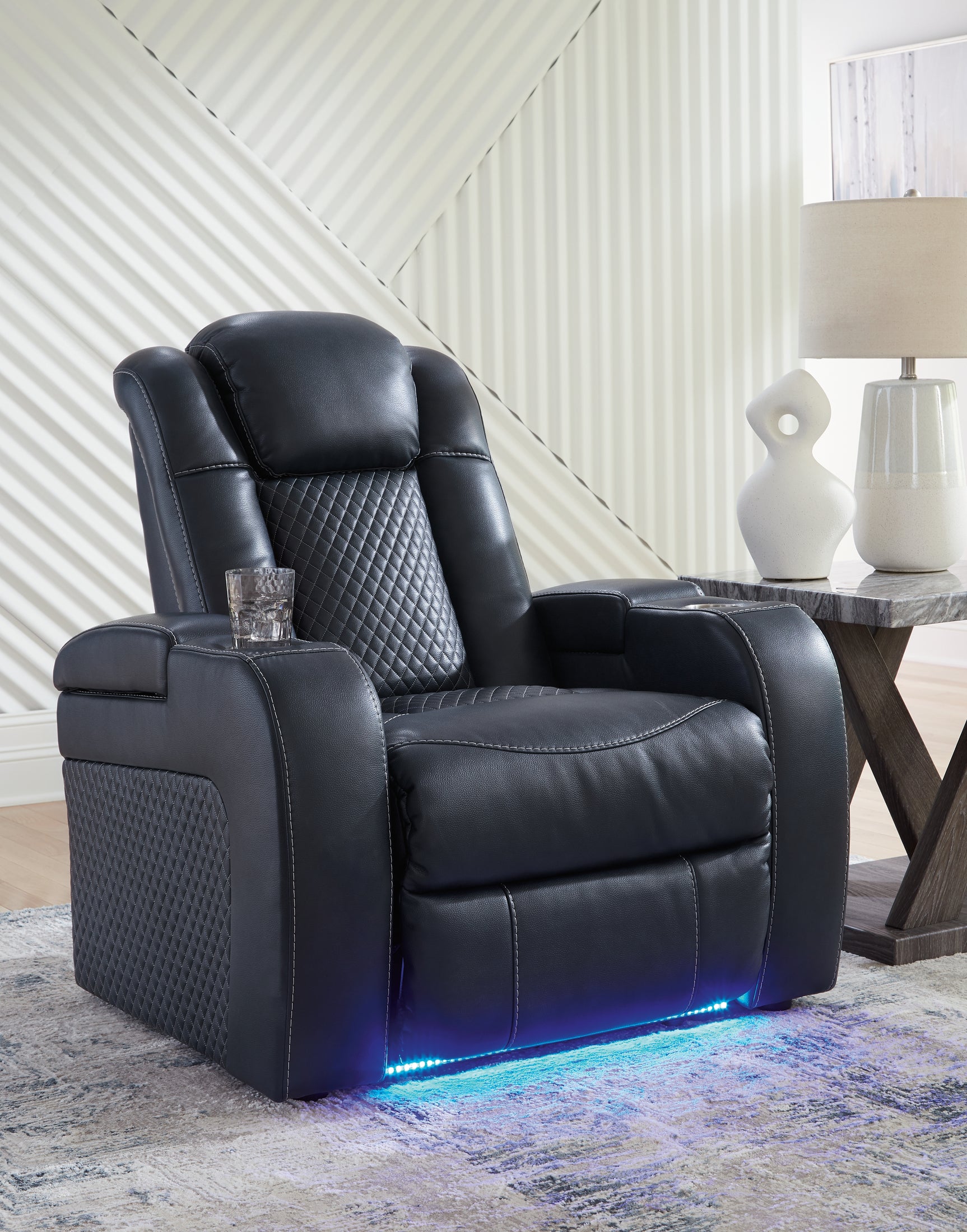 Fyne-Dyme Living Room - Tampa Furniture Outlet