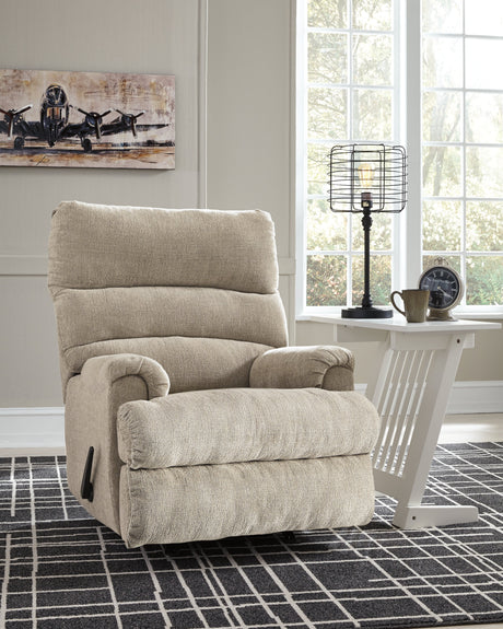Man Fort Living Room - Tampa Furniture Outlet