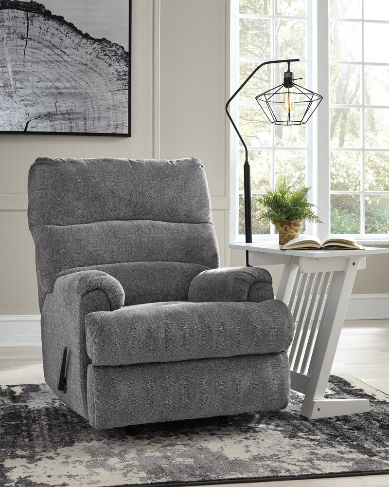 Man Fort Living Room - Tampa Furniture Outlet