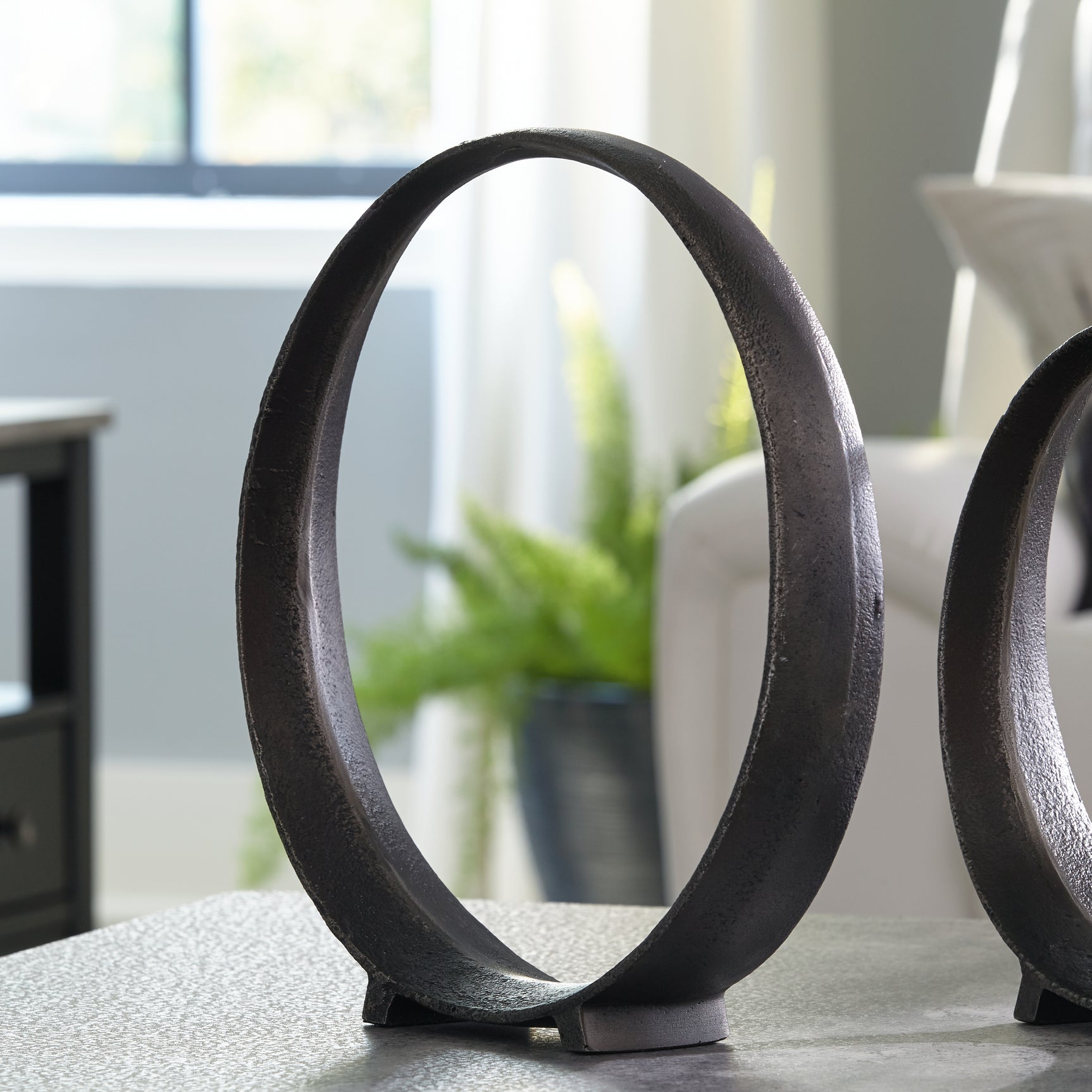 Tampa Furniture Outlet - Ashley Furniture - Ryandale Sculpture - Sculpture (2/CS) / Antique Black - A2000498