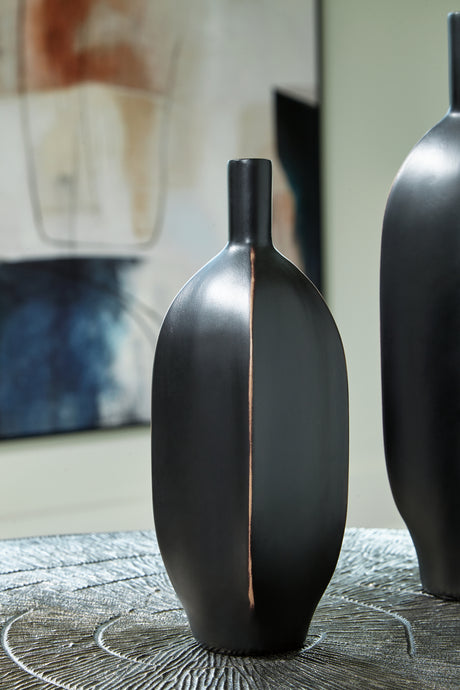 Tampa Furniture Outlet - Ashley Furniture - Rhaveney Vase - Vase (3/CS) / Black - A2000550