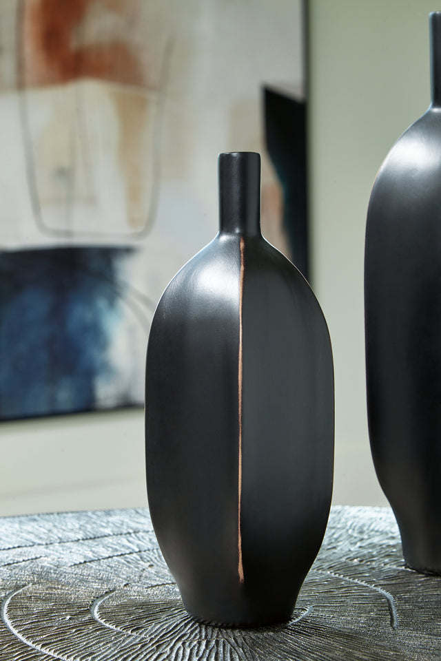 Tampa Furniture Outlet - Ashley Furniture - Rhaveney Vase - Vase (3/CS) / Black - A2000550